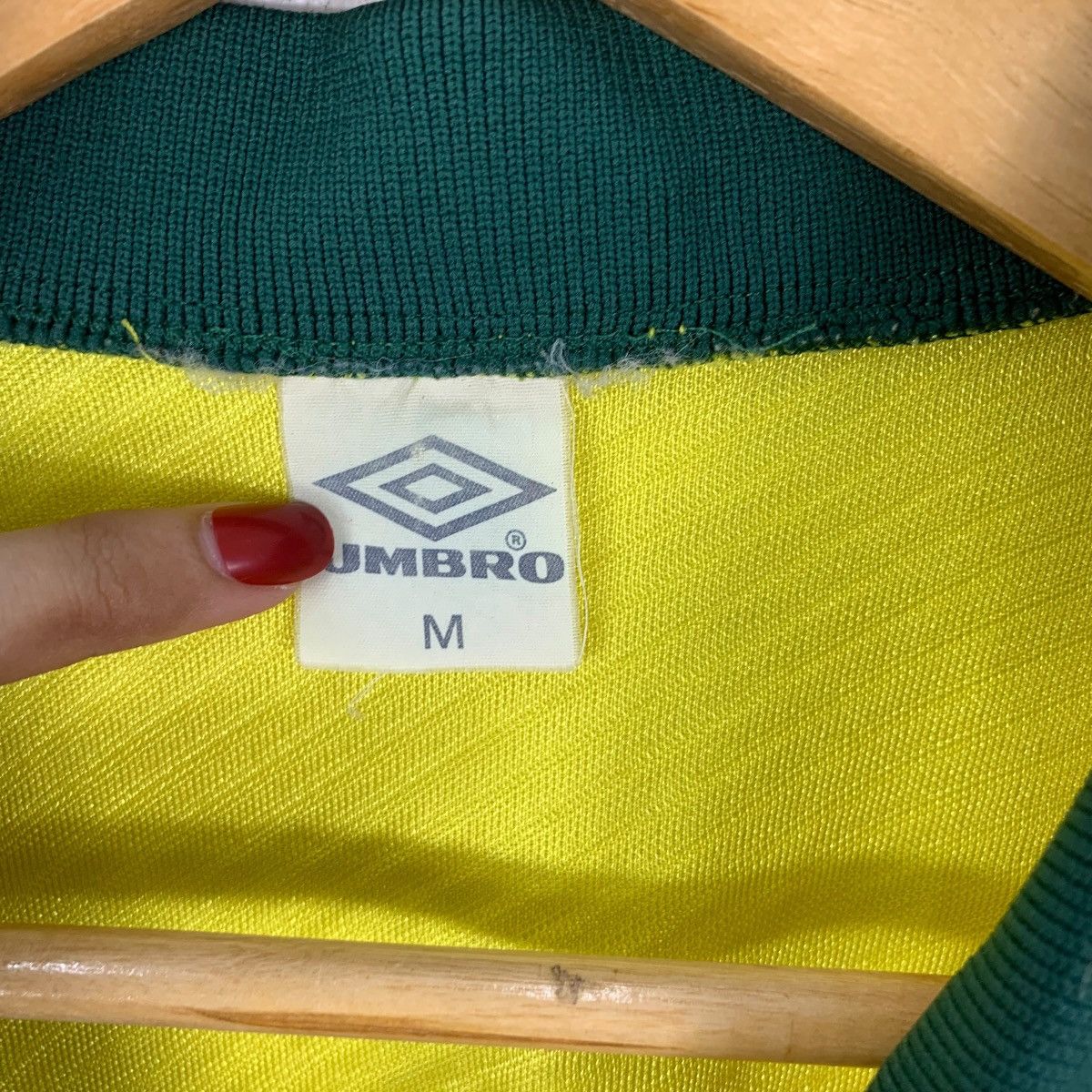 Umbro Vintage 1994 UMBRO BRAZIL FOOTBALL USA World Cup Jersey Tee Size US M / EU 48-50 / 2 - 8 Thumbnail
