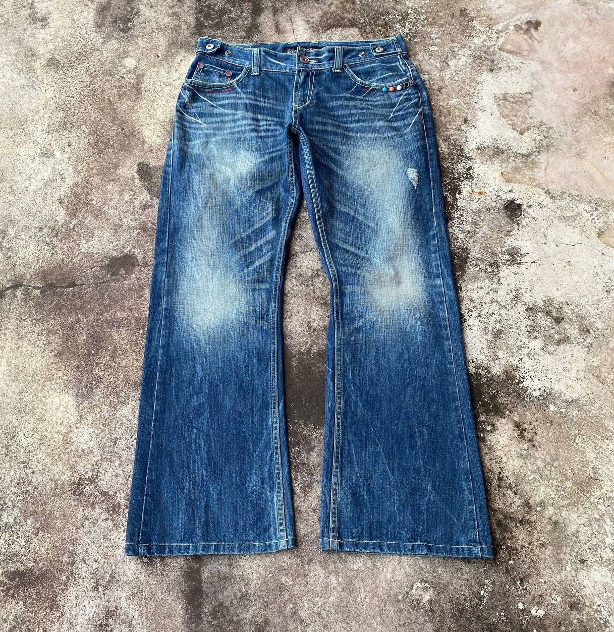 Japanese Brand × Le Grande Bleu (L.G.B.) × Tornado Mart A BEAUTIFUL FLARE DENIM RED PEPPER GOLD LABEL EAGLE WING Size US 31 - 9 Thumbnail