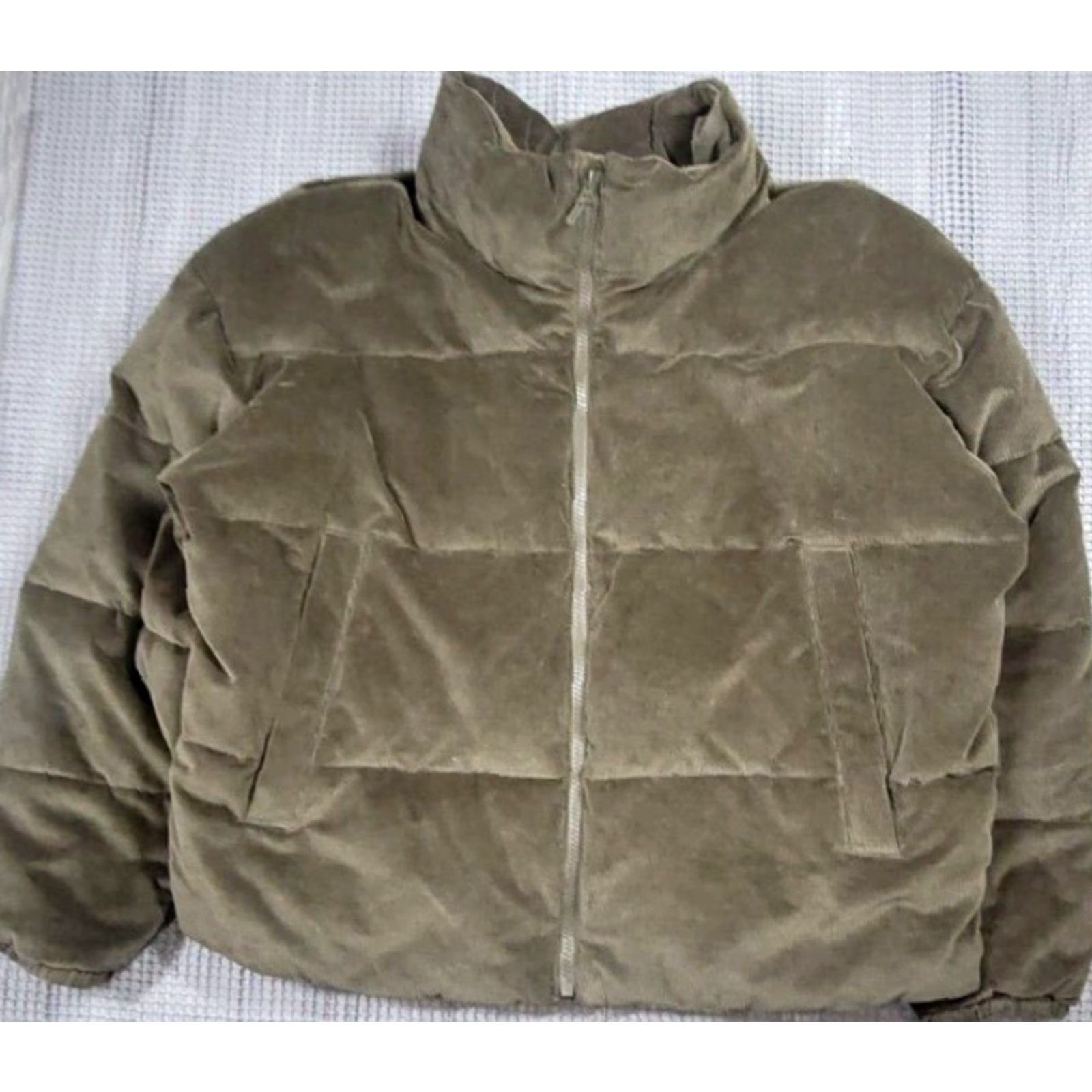 Abercrombie & Fitch Abercrombie & Fitch A&F Men's Green Corduroy Puffer Jacket Heavy Full Zip 2XL Size US XXL / EU 58 / 5 - 2 Thumbnail