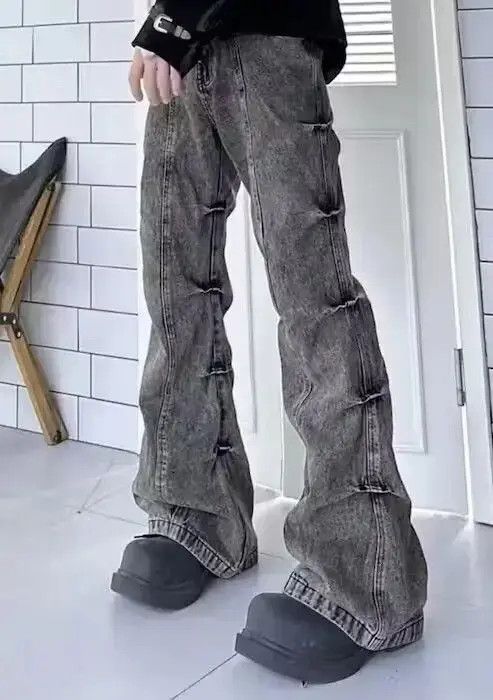 Japanese Brand × Jean Distressed Style Washed Pleated Bootcut Jean Size US 32 / EU 48 - 1 Thumbnail