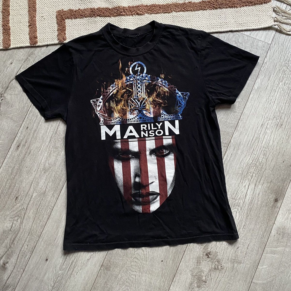 Band Tees VINTAGE MARILYN MANSON FIRE CROWN PRINT T SHIRT Size US M / EU 48-50 / 2 - 1 Thumbnail