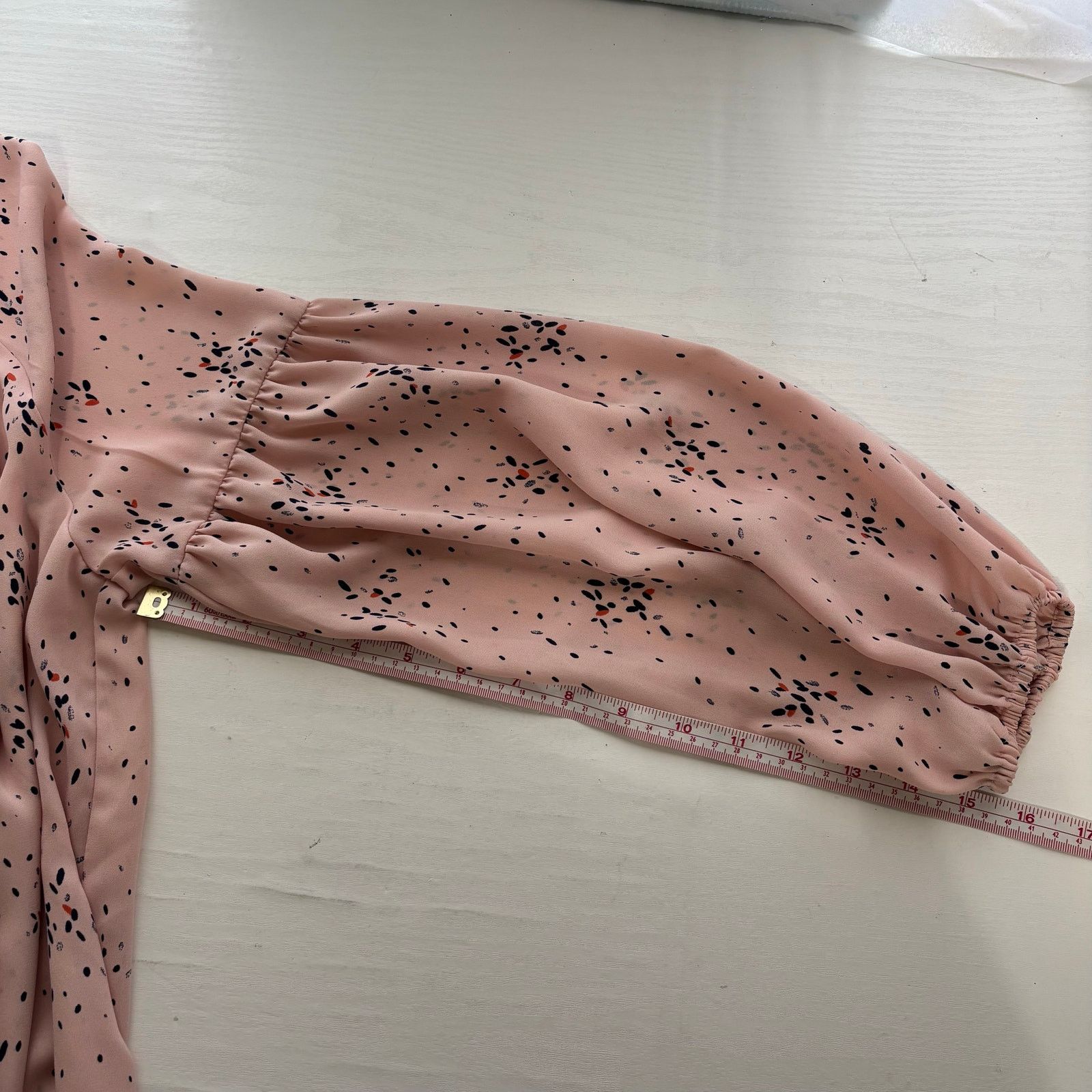Other a.n.a Pink Splatter Dot V-Neck Long Sleeve Ruffle Hem Blouse Size M / US 6-8 / IT 42-44 - 9 Thumbnail