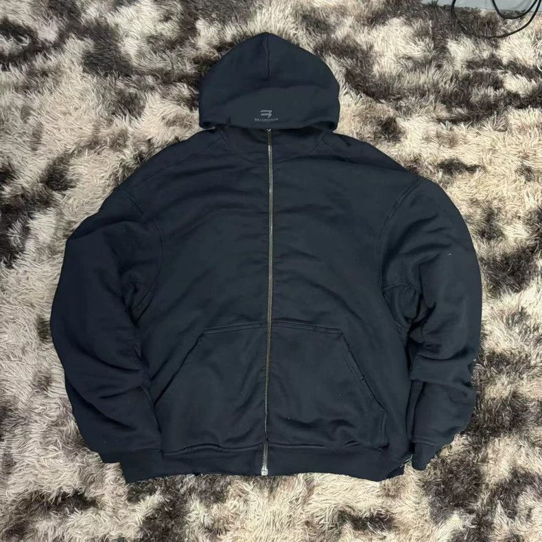 Balenciaga Balenciaga Cotton Robe Bomber 23fw Sporty B Doing Old Destr Size US M / EU 48-50 / 2 - 1 Thumbnail