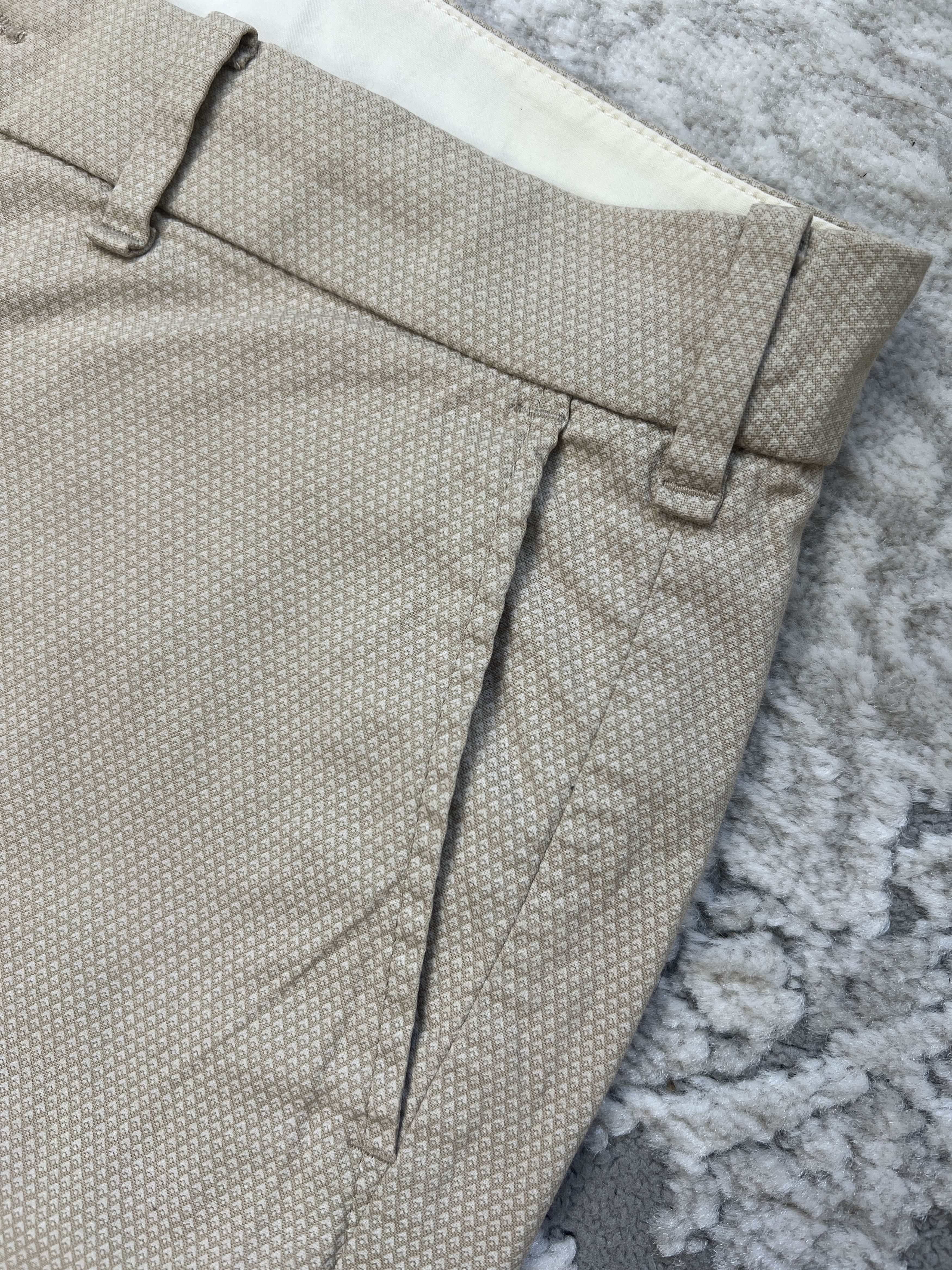 Abercrombie & Fitch Abercrombie & Fitch Beige Stretch Shorts – Size 34 Size US 34 / EU 50 - 5 Thumbnail