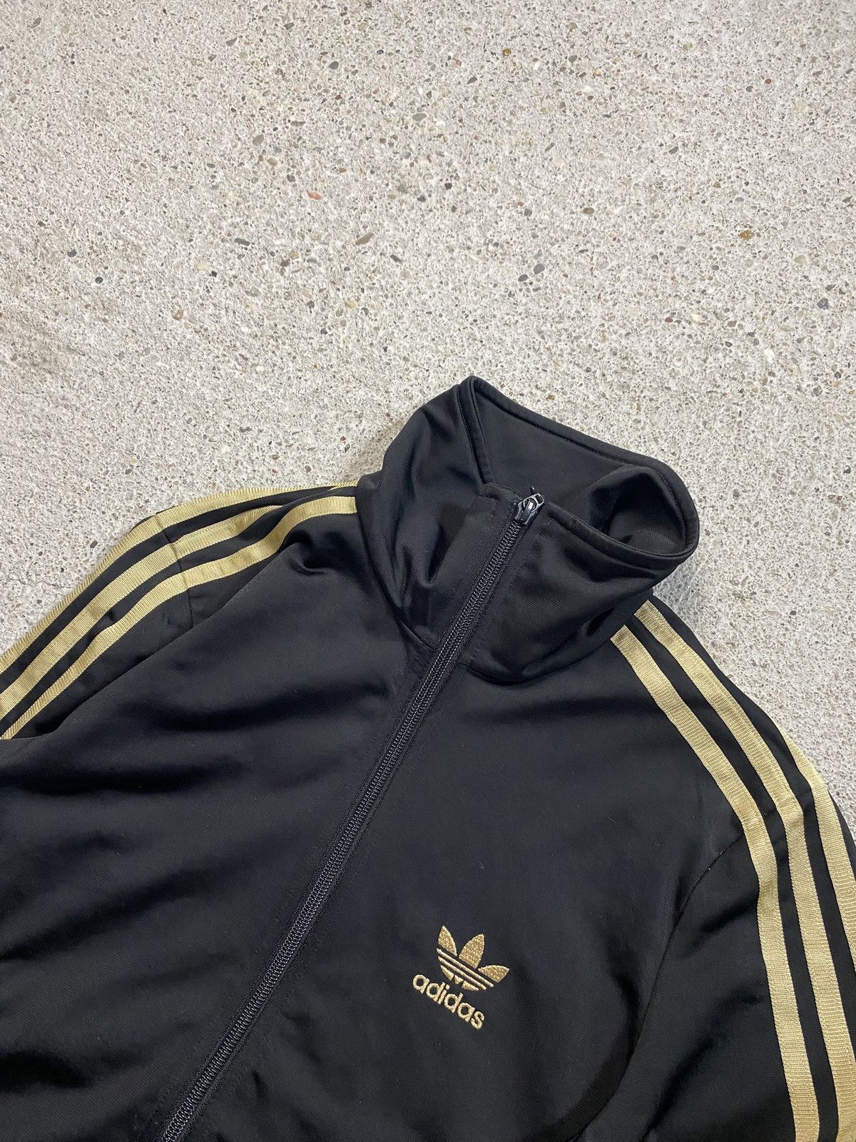 Adidas Adidas vintage y2k tracksuit black gold 3 stripes