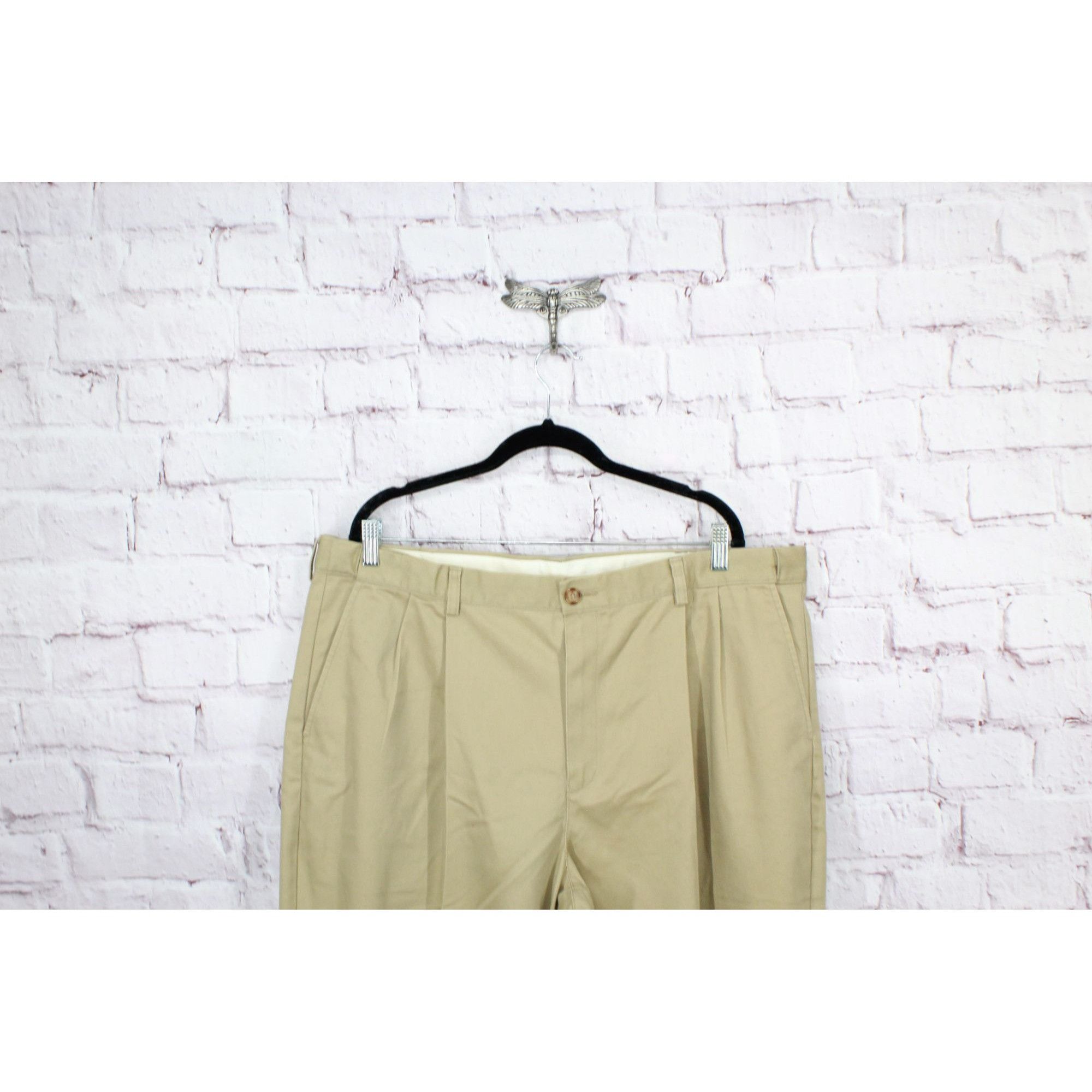 L.L. Bean LL Bean Men's Wrinkle Free Chinos Natural Fit Pleated Size US 42 / EU 58 - 2 Thumbnail