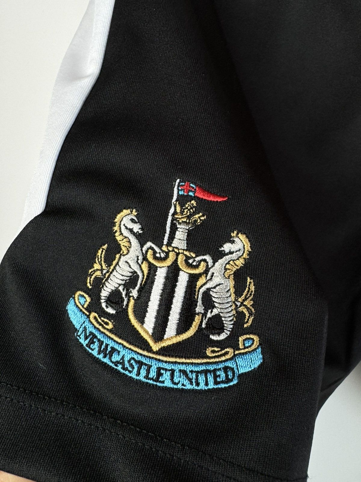 Castore Newcastle United 2022/23 Home Full Kit Soccer Shorts Jersey Size US S / EU 44-46 / 1 - 14 Thumbnail