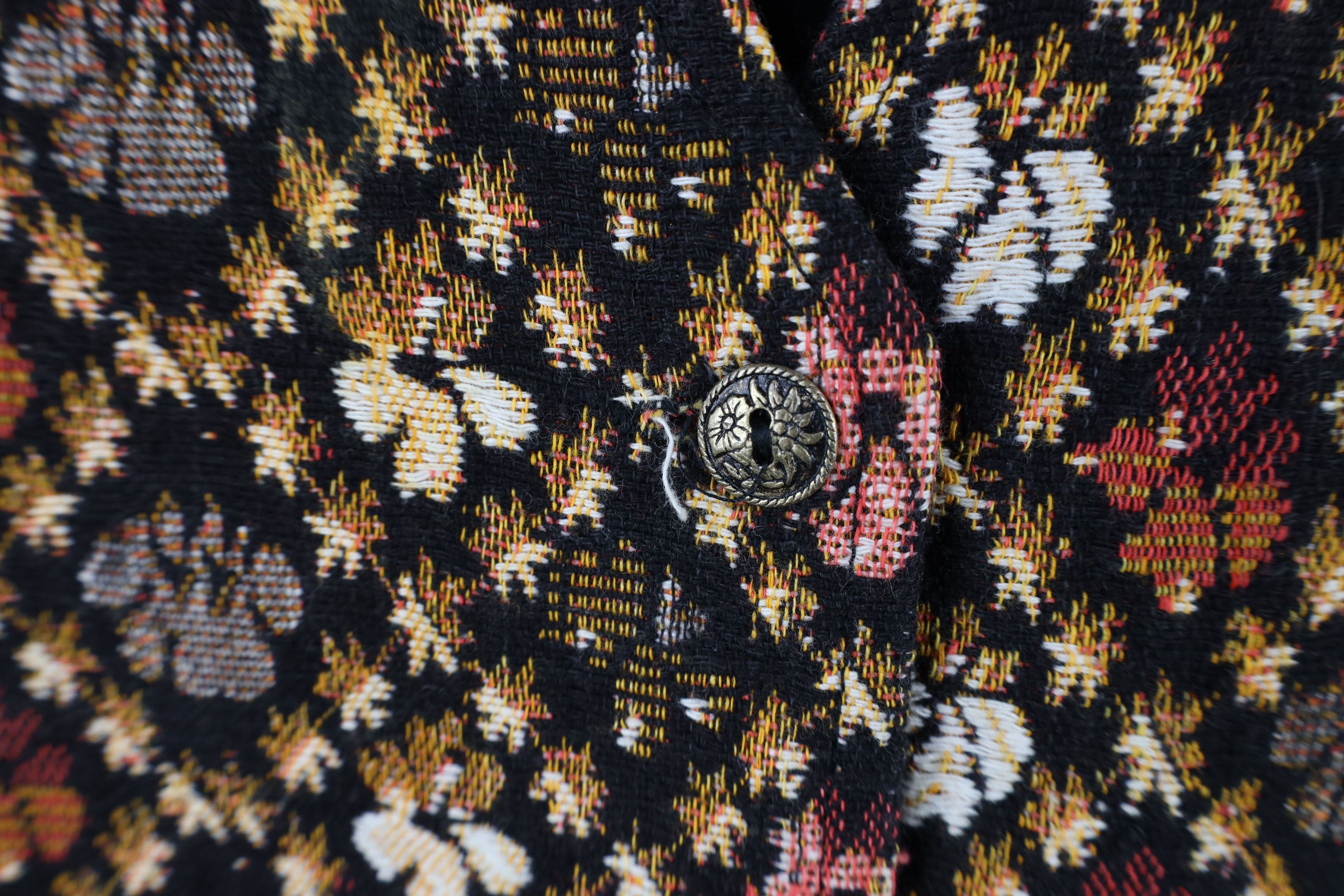 Vintage Vintage 90s Streetwear Flower Buckle Back Vest Jacket Size 4XL / US 24-26 - 4 Thumbnail