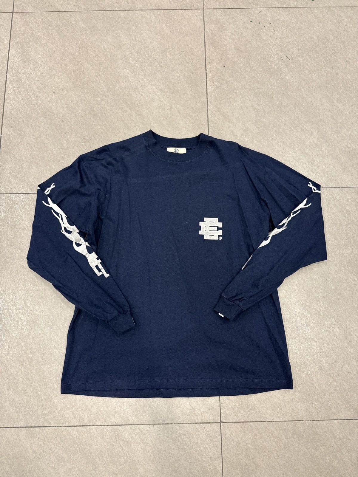 Eric Emanuel Eric Emanuel FW22 Flames Long Sleeve Navy Silver Size US L / EU 52-54 / 3 - 1 Thumbnail
