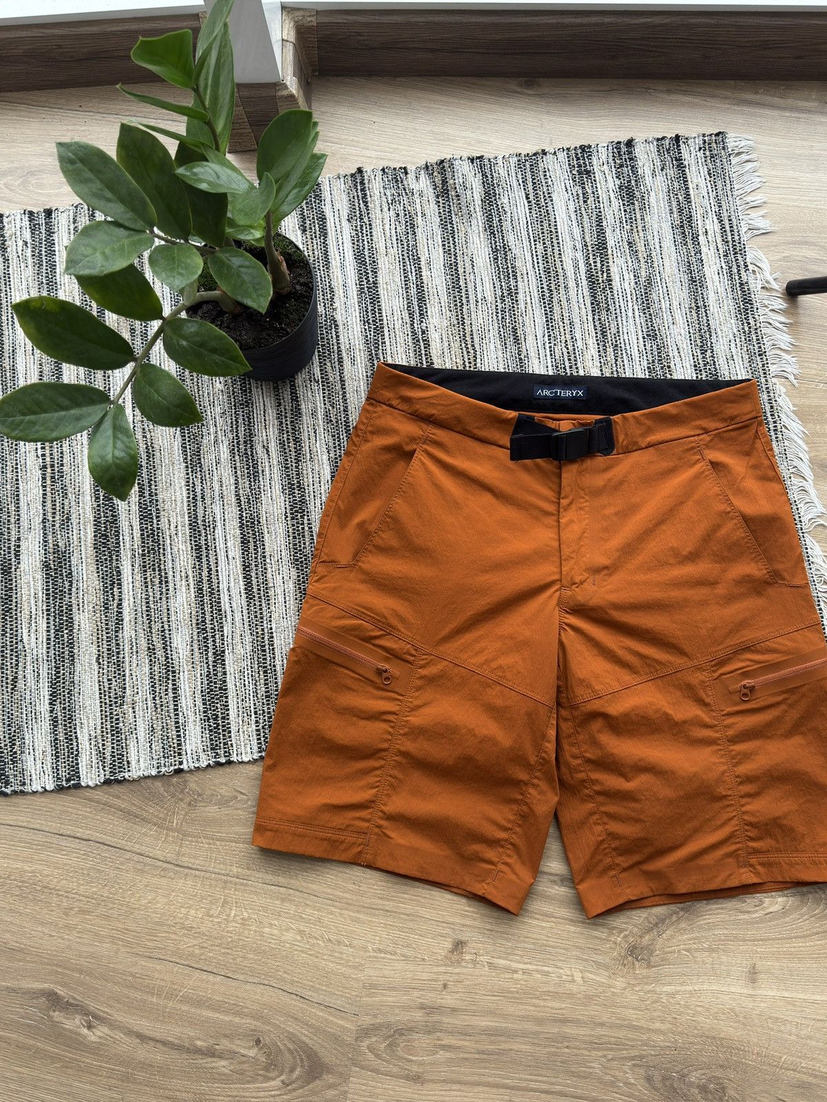 Arc'teryx Arcteryx Nylon Metal Orange Cargo Tracking Shorts Size S Size US 30 / EU 46 - 3 Thumbnail