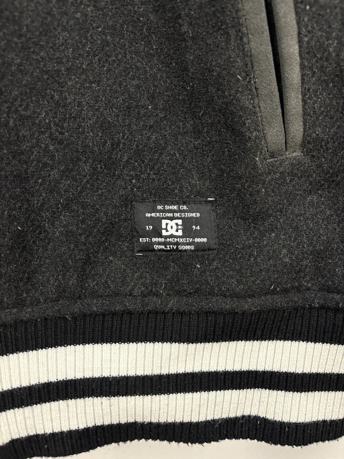 DC Vintage Dc Shoes Varsity Jacket Wool Size US L / EU 52-54 / 3 - 5 Thumbnail