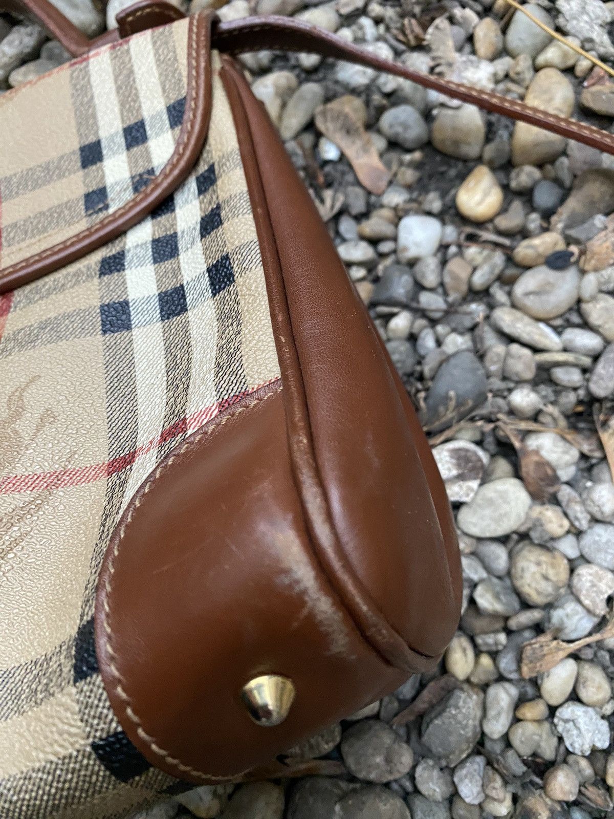 Burberry × Vintage Vintage Burberry’s Nova Check Overprinted Crossbody Bag Size ONE SIZE - 11 Thumbnail