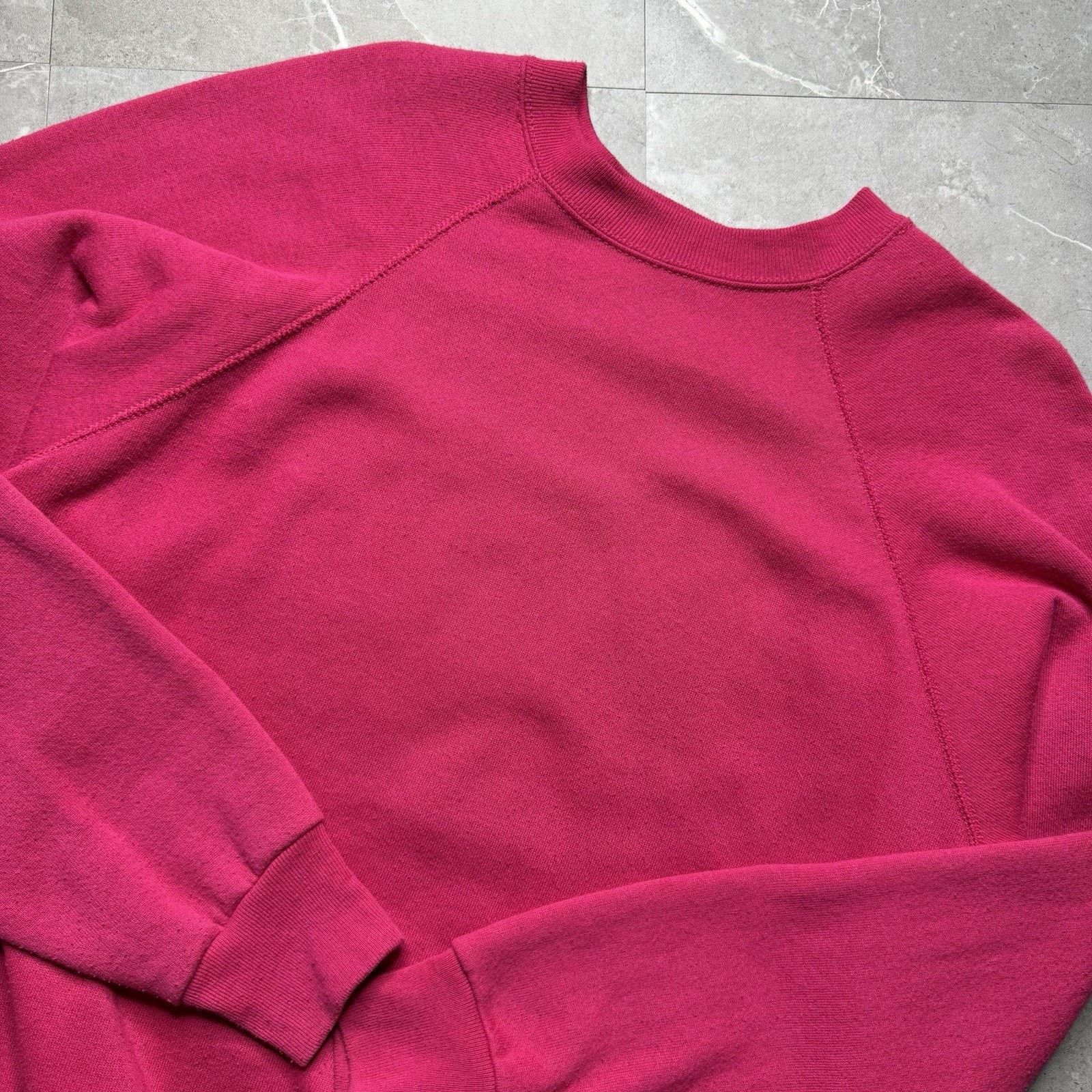 Vintage Vintage 80s Tultex Hot Pink Blank Raglan Cut Sweatshirt Size US M / EU 48-50 / 2 - 1 Thumbnail
