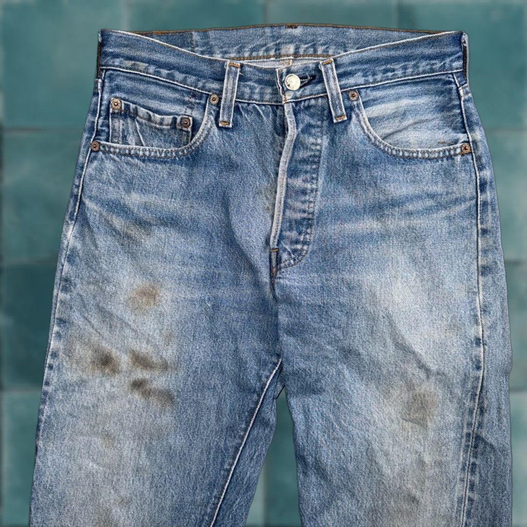 Levi's VINTAGE Levi's 501 Jeans Classic Straight Light Wash 30x34 USA 80s 90s Distressed Button Fly Mens Regular Denim Blue Jeans Size US 30 / EU 46 - 1 Thumbnail