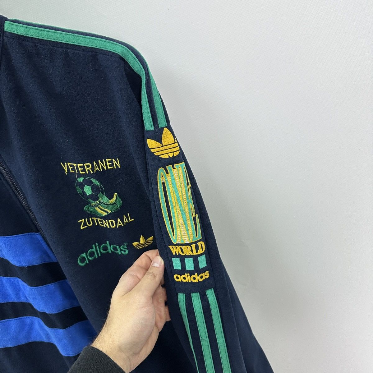 Vintage Vintage 90s Adidas Veteranen Zutendaal One World y2k jacket Size US XL / EU 56 / 4 - 7 Thumbnail