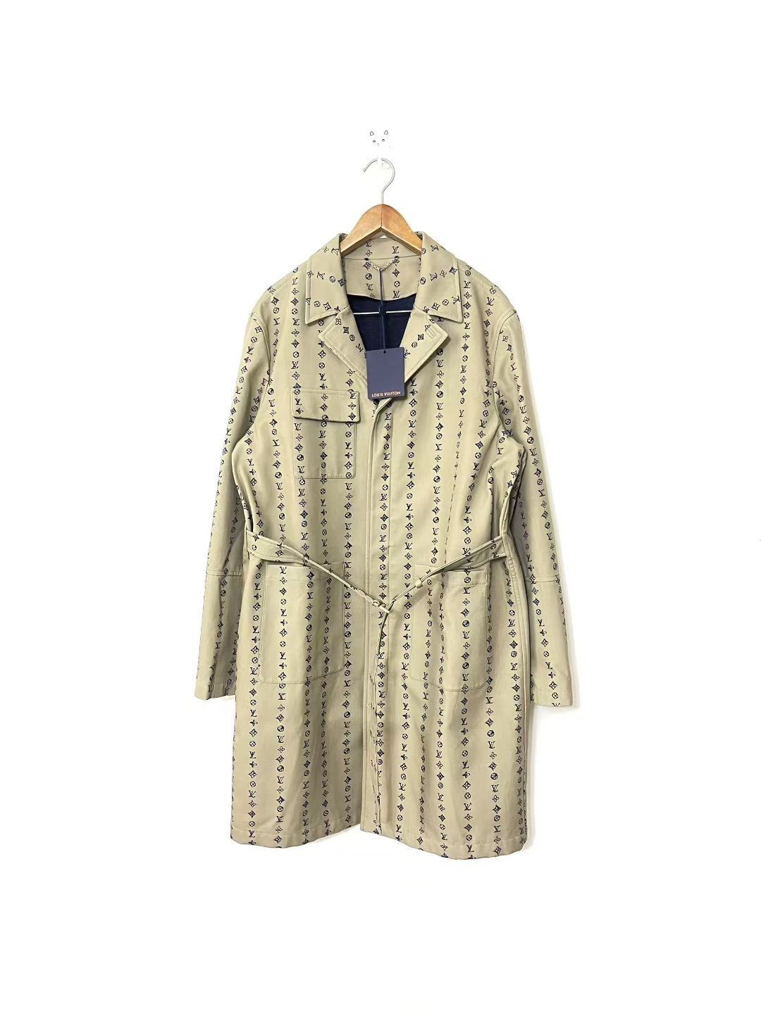 Louis Vuitton Louis Vuitton Beige Heavy Coat xs Men Size US XS / EU 42 / 0 - 1 Thumbnail