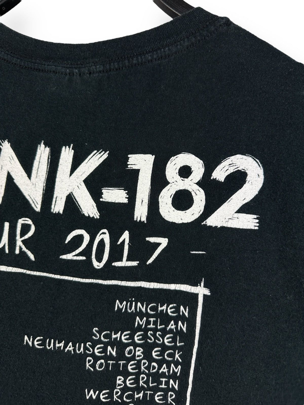 Band Tees Blink 182 Tour 2017 T-Shirt Punk Band Women’s Size M Size M / US 6-8 / IT 42-44 - 17 Thumbnail