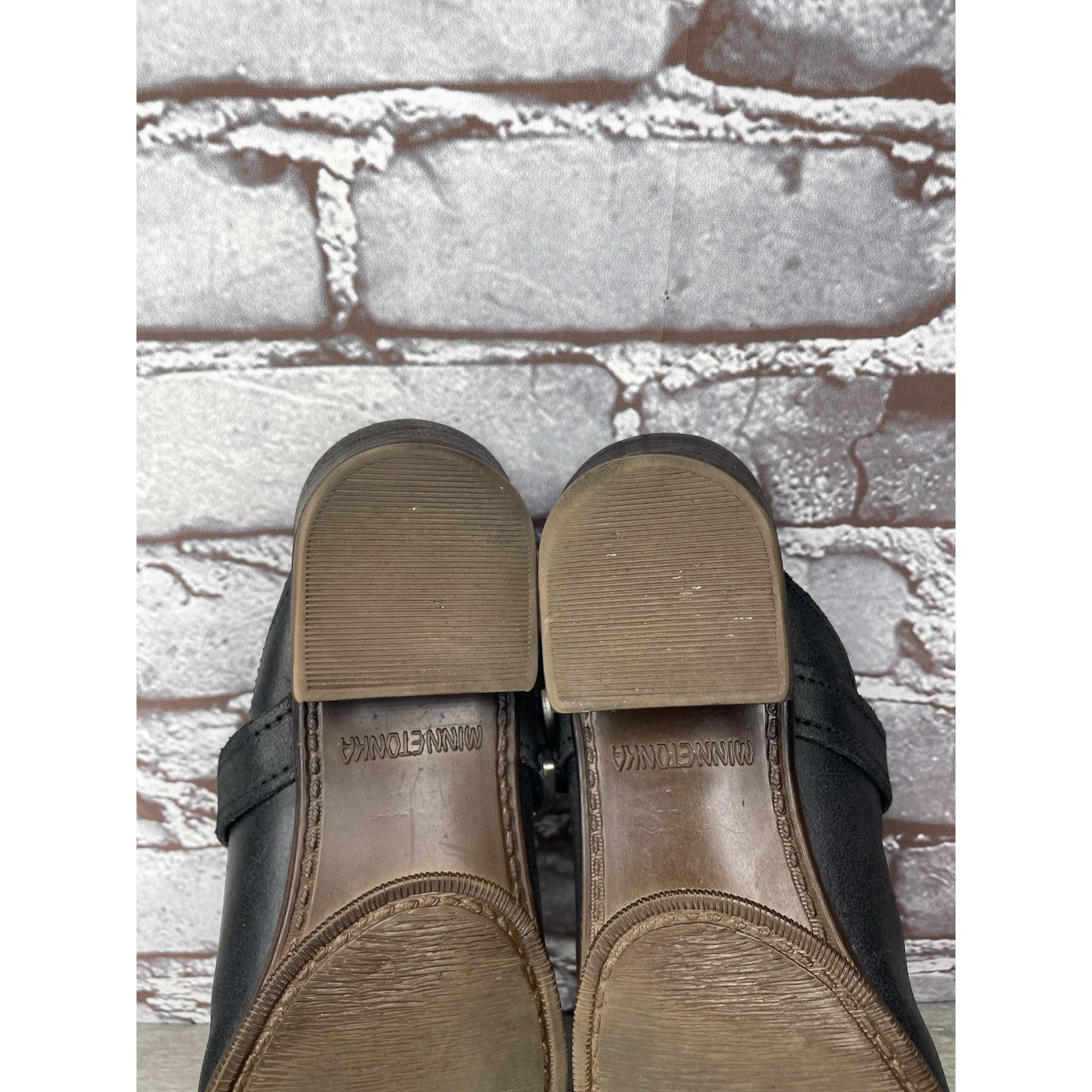 Minnetonka Minnetonka Black Leather Silver Buckle Billie Mules Shoes Wo Size US 7.5 / IT 37.5 - 10 Thumbnail