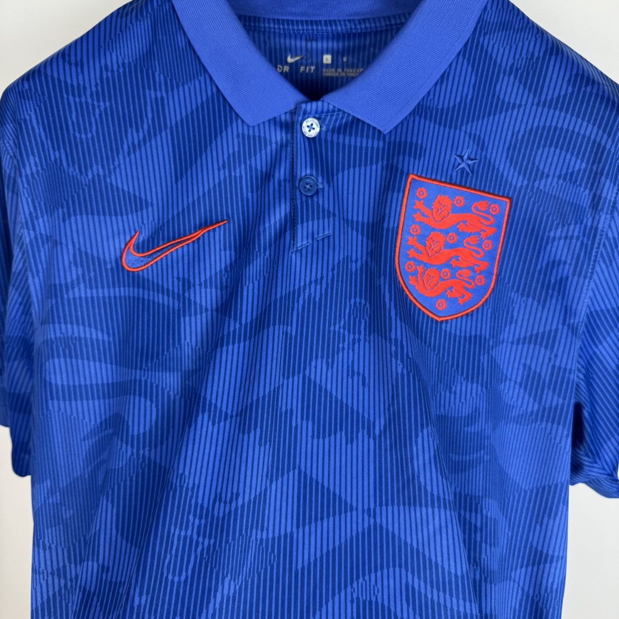 Nike ENGLAND 2020 2021 AWAY FOOTBALL SHIRT SOCCER JERSEY sz L MEN Size US L / EU 52-54 / 3 - 21 Thumbnail
