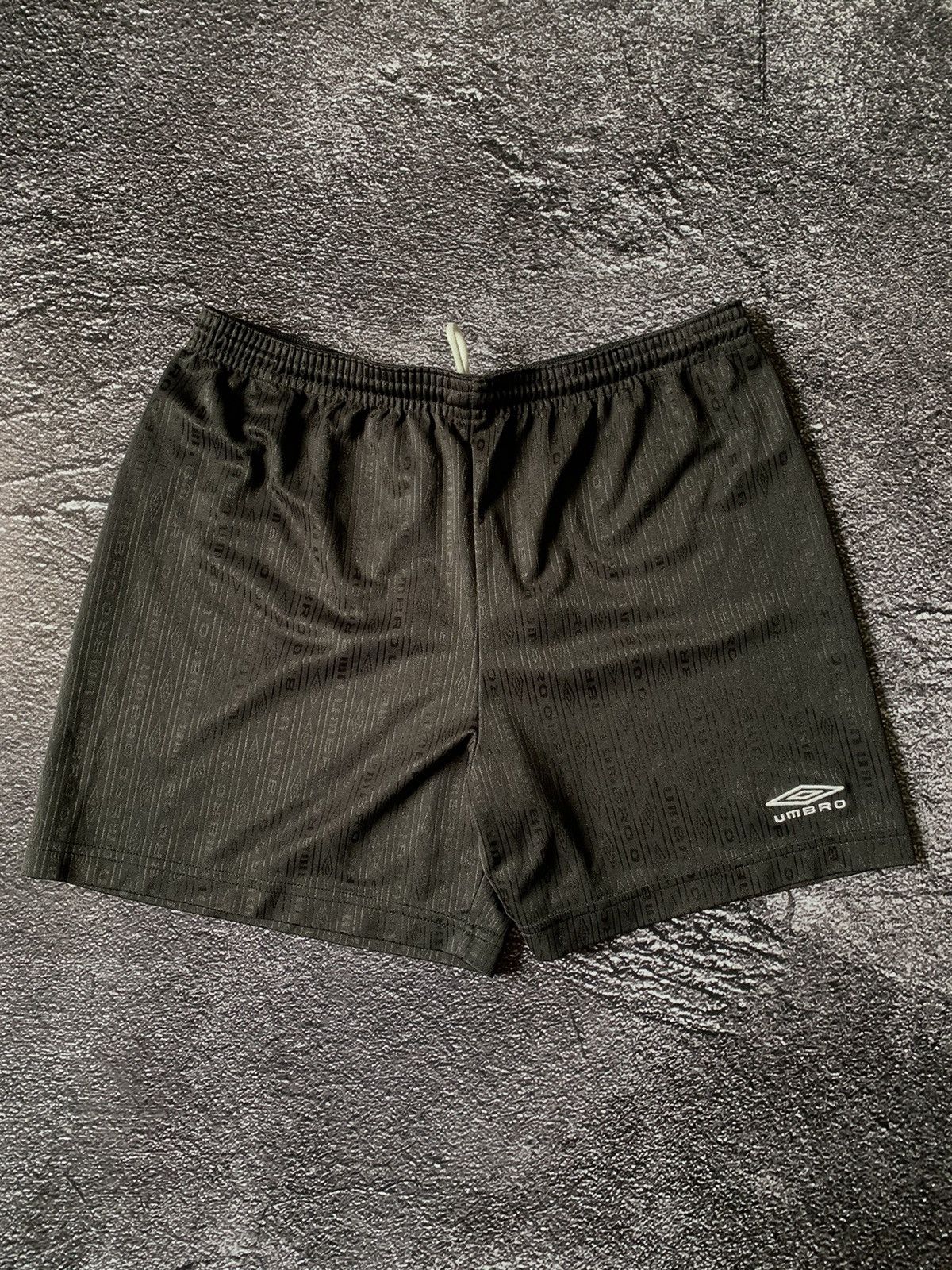 Umbro Vintage 90s Umbro shorts streetwear monogrammed y2k size S Size US 30 / EU 46 - 1 Thumbnail