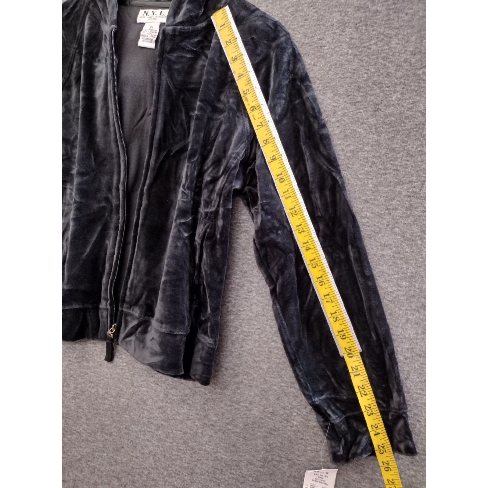 Velour N.Y.L. New York Laundry Velour Full Zip Sweatshirt Women’s Long Sleeve Hoodie PL Black Velour Full Zip Pockets 90s Modern Womens Size L / US 10 / IT 46 - 7 Thumbnail