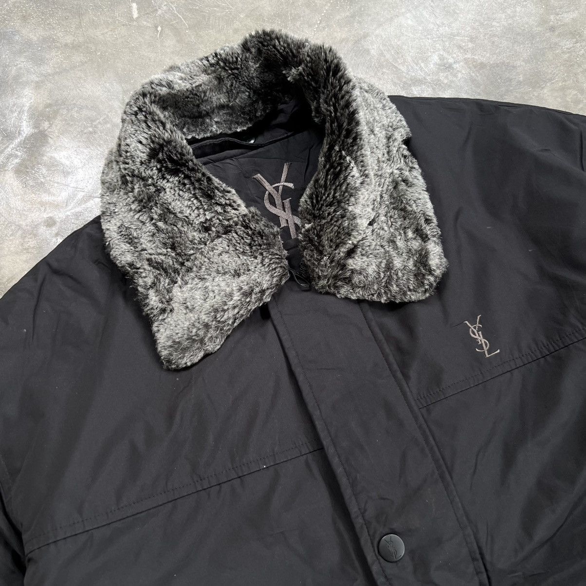 Saint Laurent Paris 1990s Yves Saint Laurent Neck Fur Jacket Size US L / EU 52-54 / 3 - 4 Thumbnail