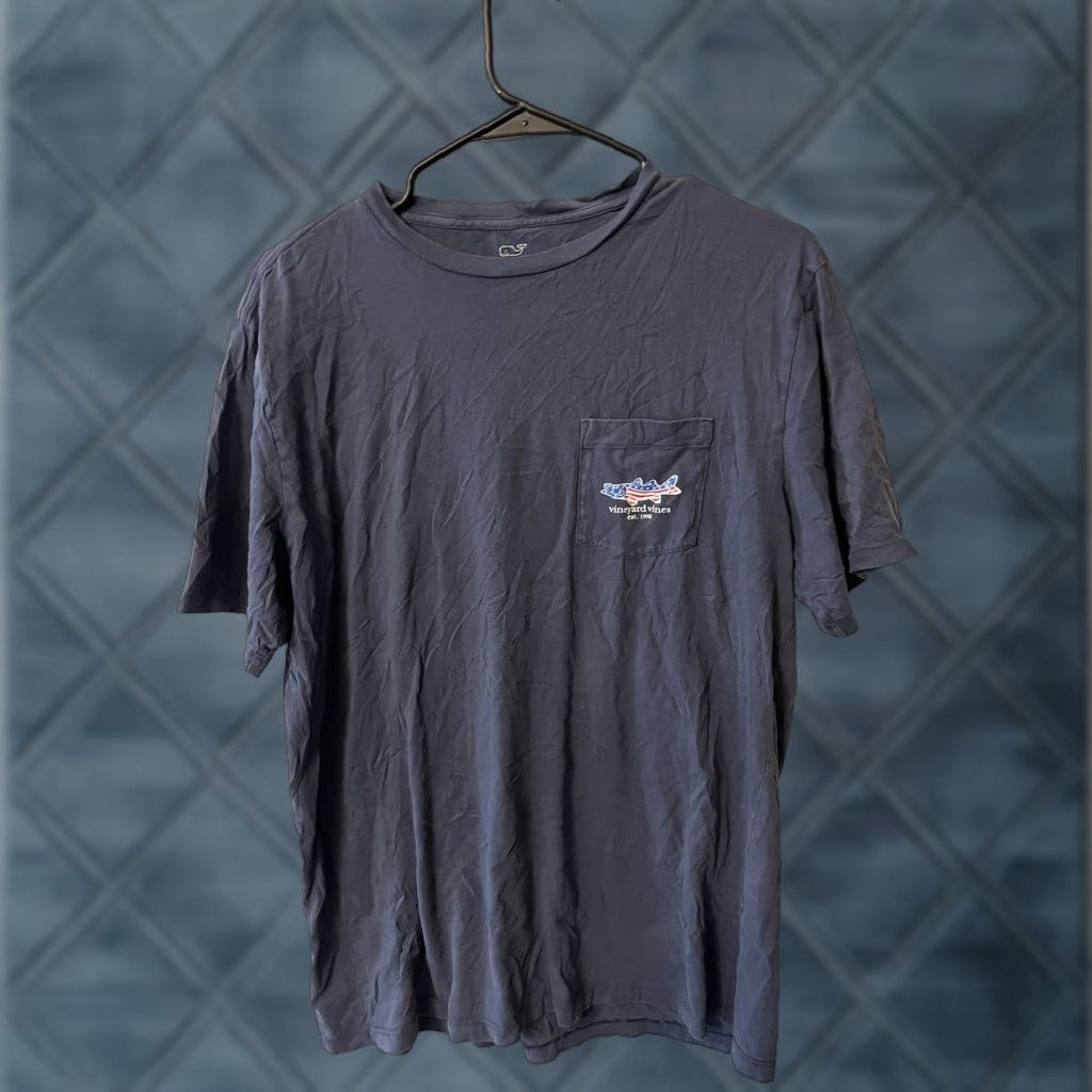 Vineyard Vines VINTAGE Vineyard Vines T Shirt Mens M Navy Blue Fish Pocket Short Sleeve Distressed Logo 90s Shirts Mens Size US M / EU 48-50 / 2 - 1 Thumbnail