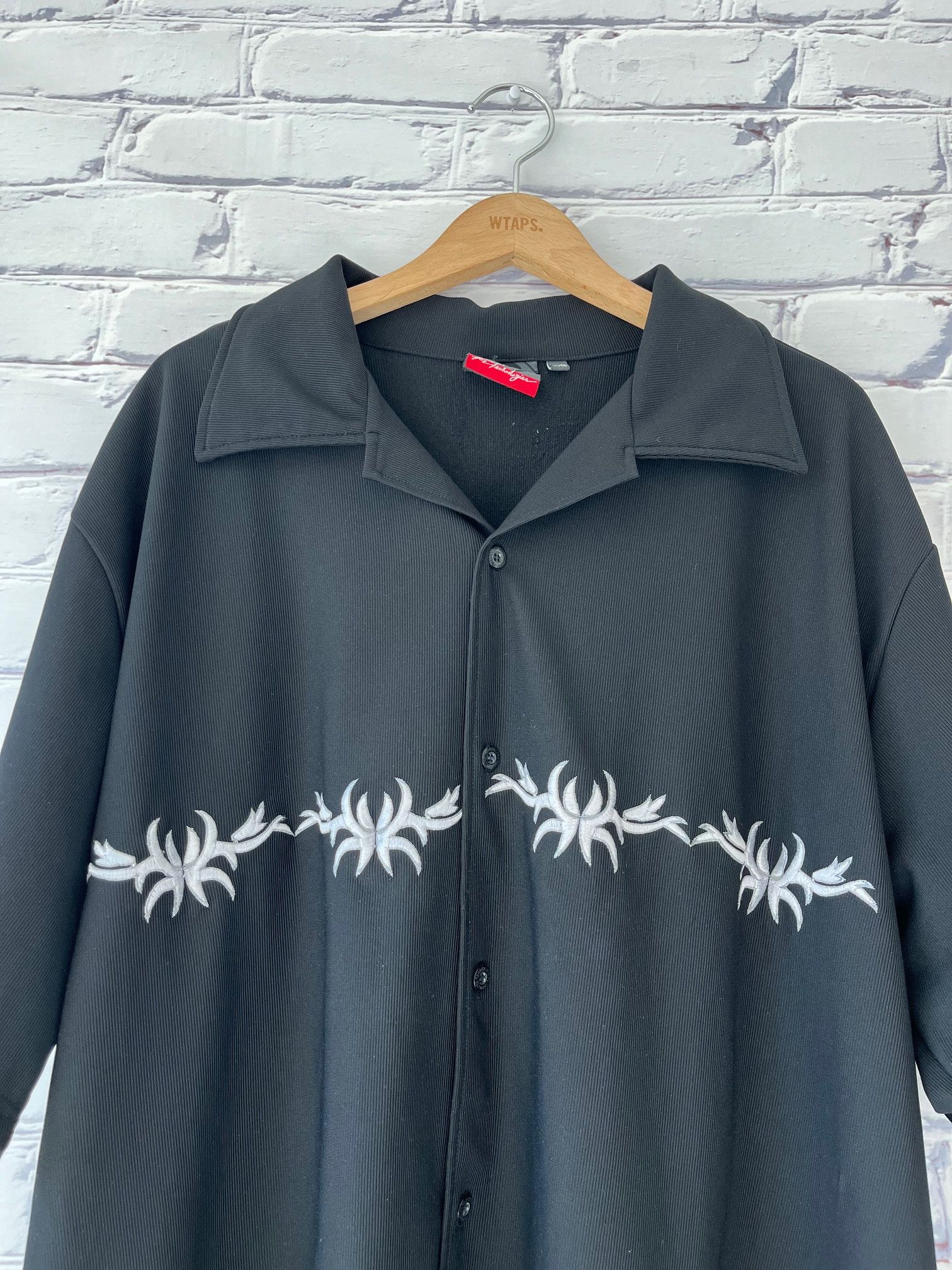 Rap Tees Vintage R2 Technologies Embroidery Open Collar Shirt Size US XL / EU 56 / 4 - 2 Thumbnail
