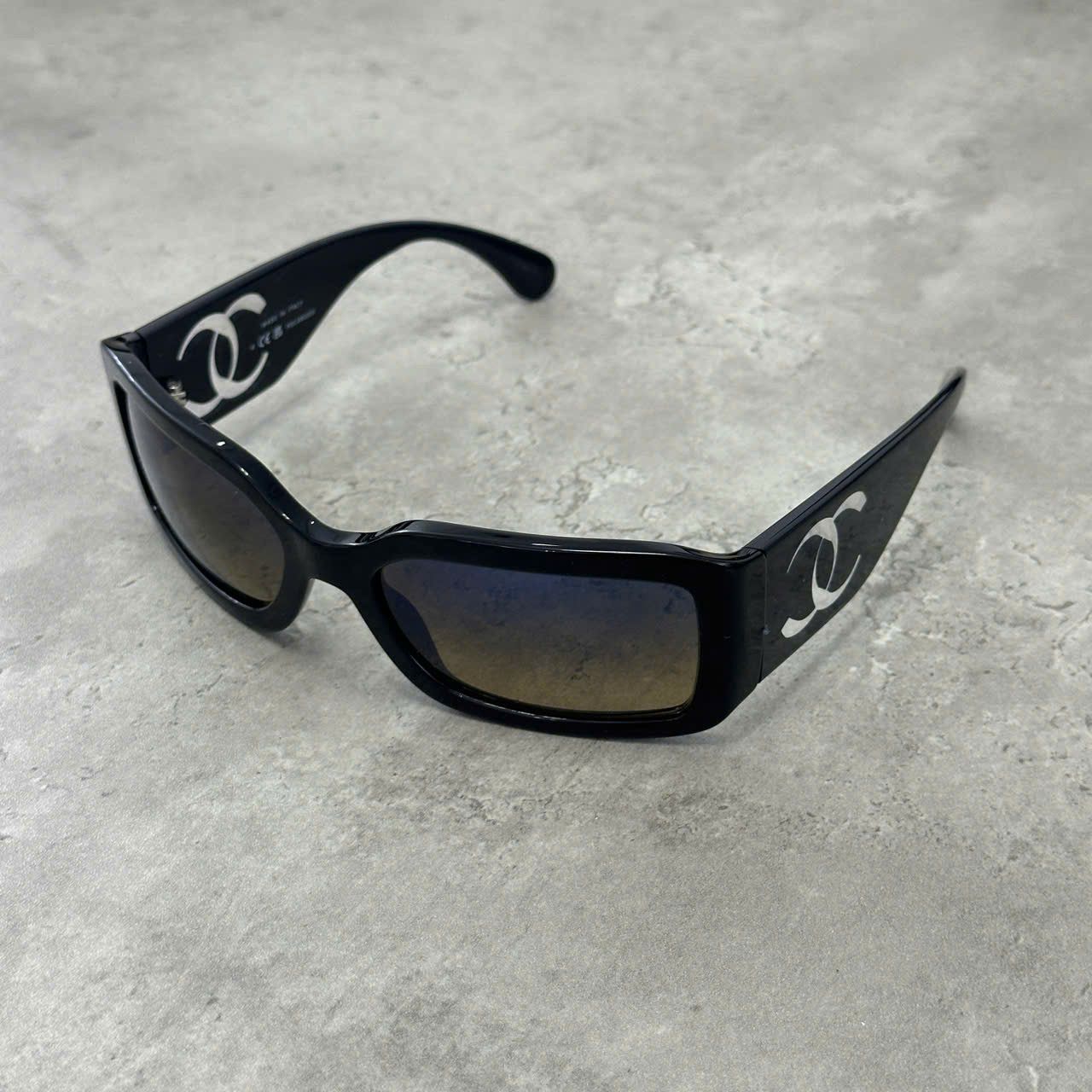 Chanel CHANEL 0CH5526 C501/W1 Sunglasses BLACK Size ONE SIZE - 1 Thumbnail