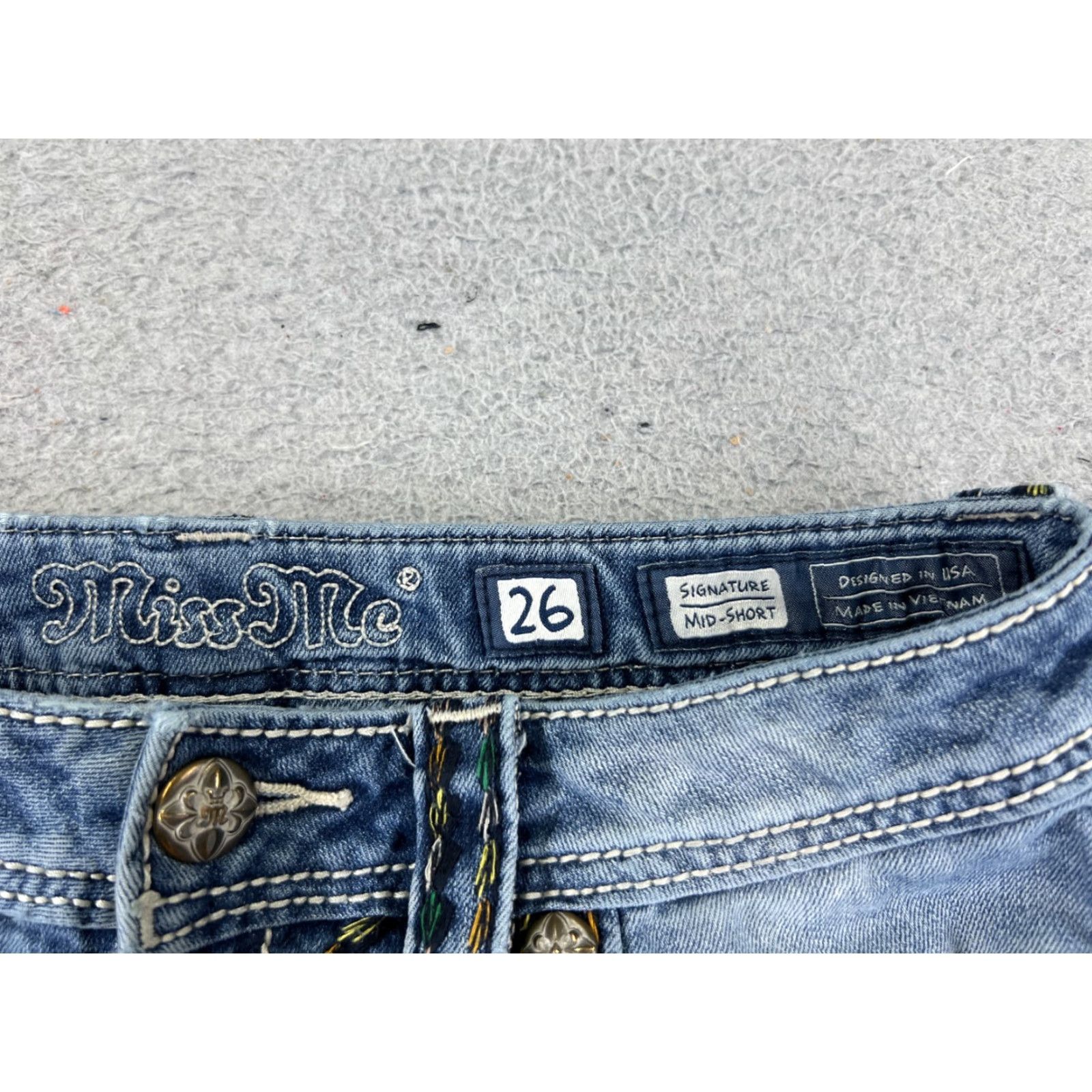 Miss Me VINTAGE Miss Me Shorts Womens Denim Blue 28x8 Jeans Embellished Bling Cotton Blend 5-Pocket Cut-Off Jeans Womens Cross 28 Mens? Size 28" / US 6 / IT 42 - 7 Thumbnail
