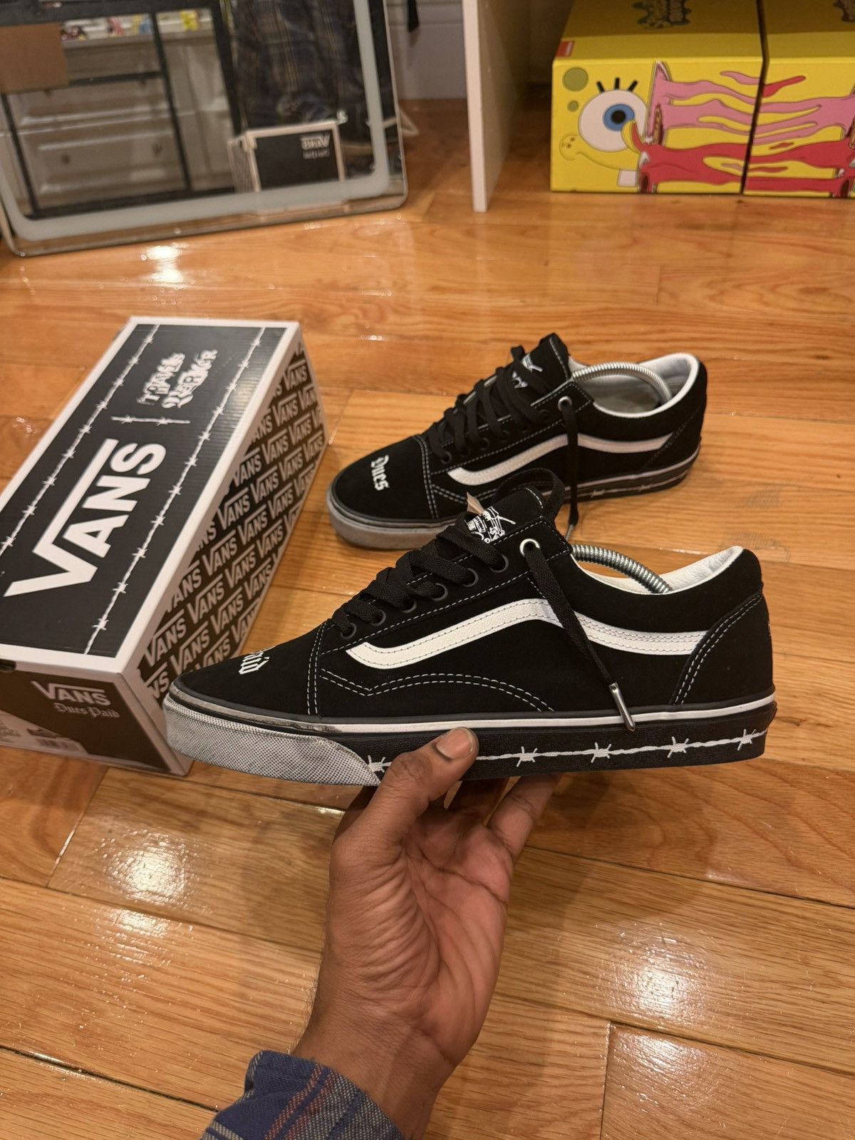 Vans Vans otw old skool Travis Barker Dues Paid Size US 11.5 / EU 44-45 - 3 Thumbnail