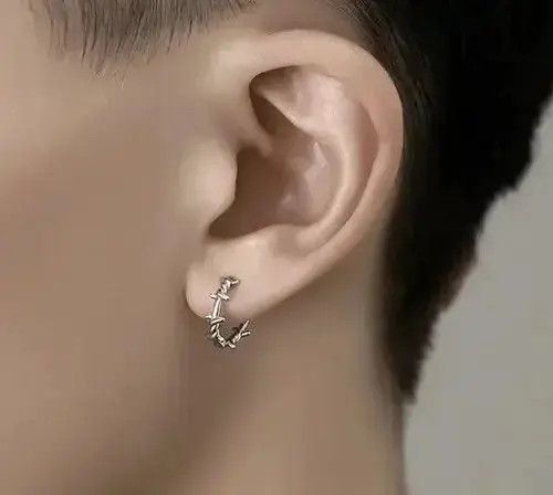 Vintage Gothic Silver Thorns Hoops Earring (1 pair) Size ONE SIZE - 6 Thumbnail