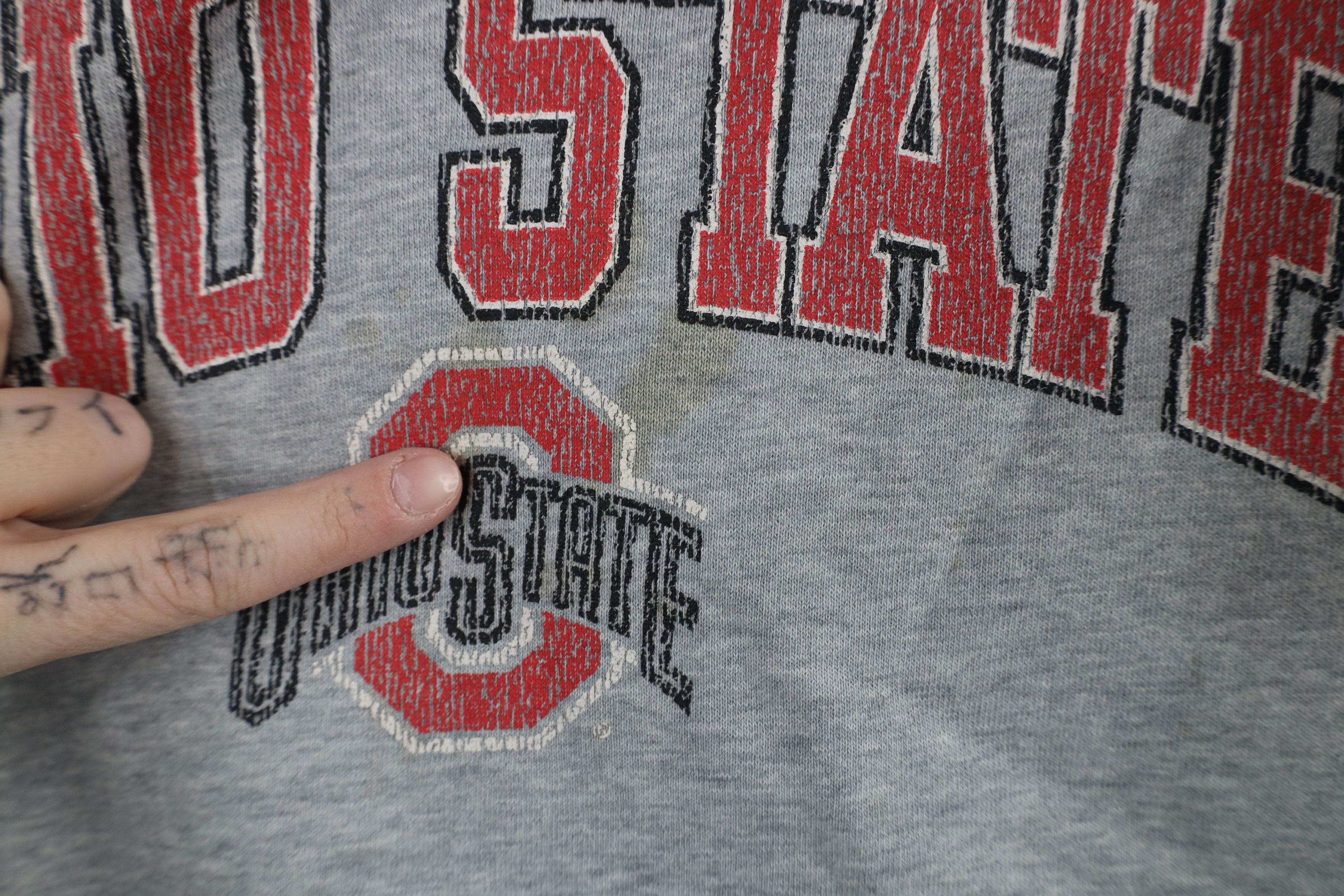 Vintage Vintage Spell Out Ohio State University Football Hoodie Red Size US XL / EU 56 / 4 - 7 Thumbnail