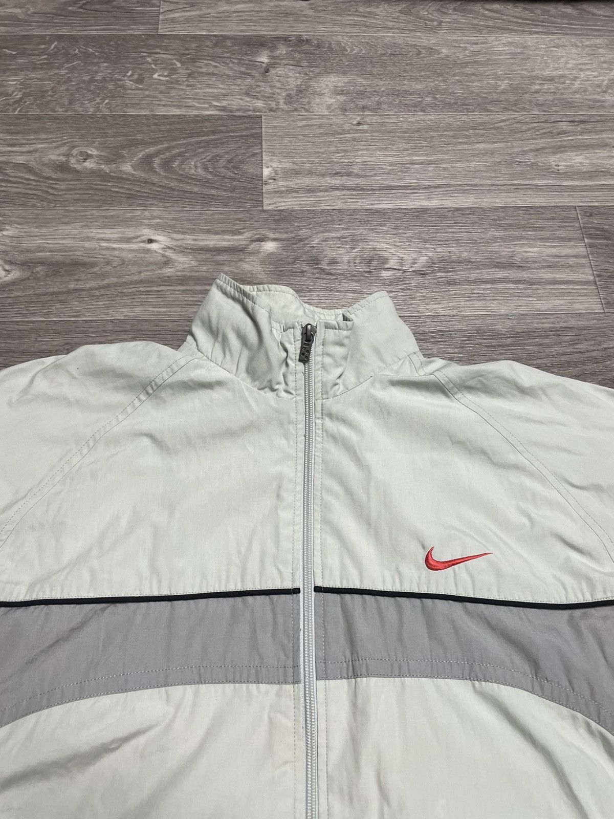 Nike Vintage Nike Swoosh Logo Retro Light Jacket 00s Size US S / EU 44-46 / 1 - 12 Thumbnail