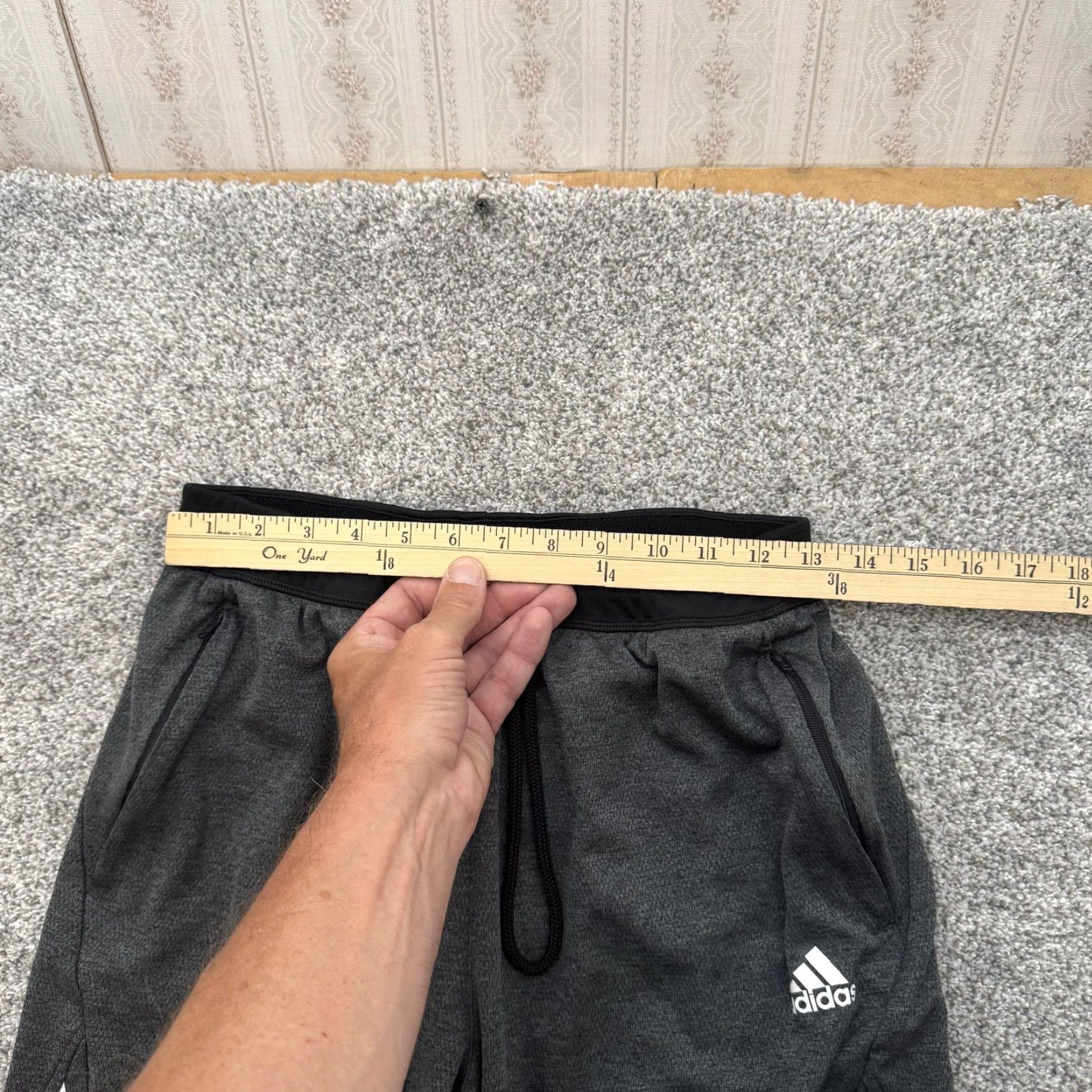 Adidas Adidas Shorts Men Medium Athletic Lightweight Pockets Drawstring Gray Three Stripes Size US 31 - 2 Thumbnail