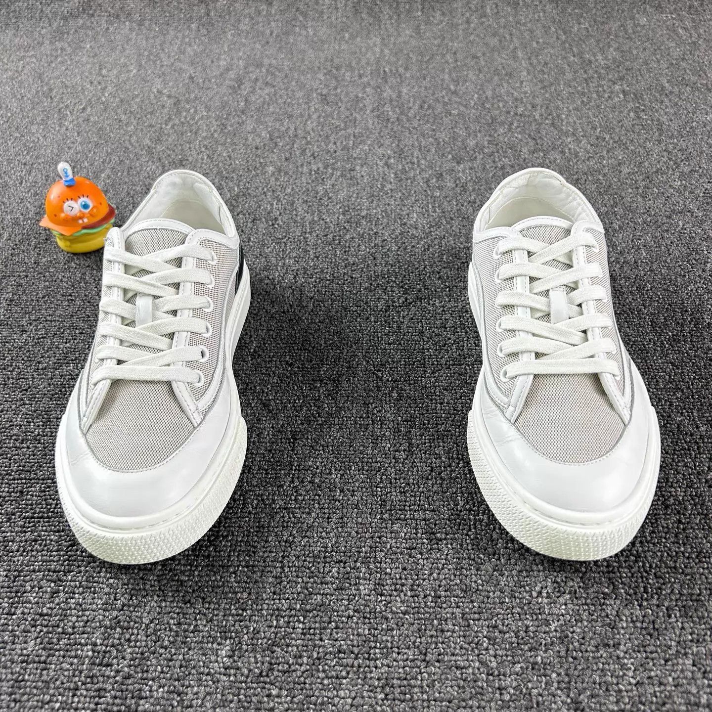 Hermes Hermes Women's Gray Pre-owned Sneakers 37 Size US 6.5 / IT 36.5 - 2 Thumbnail