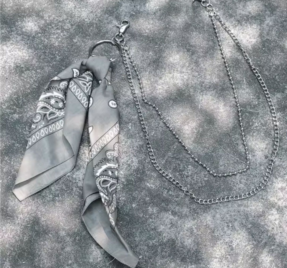 Jewelry Bandana & Silver Chain Wallet Chain / Bag Accessory Size ONE SIZE - 3 Thumbnail