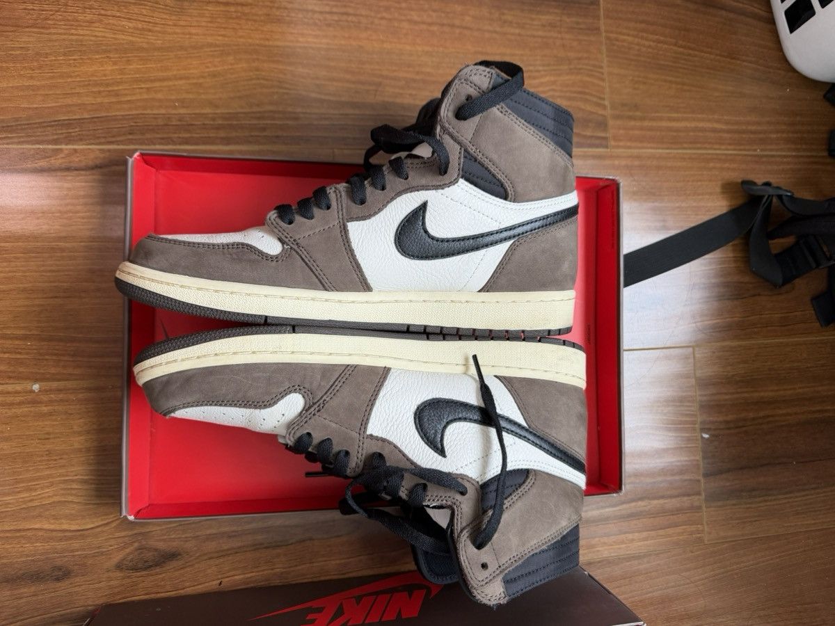 Jordan Brand × Travis Scott Jordan 1 travis scott hi Size US 10 / EU 43 - 11 Thumbnail
