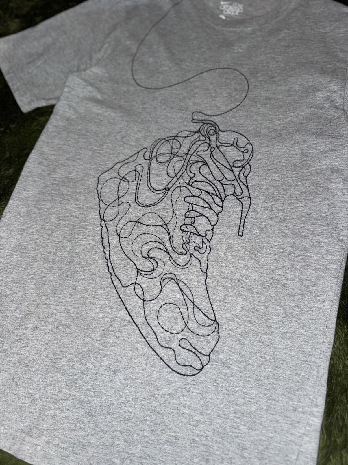 Nike [S] 00s Nike Dept Stitched Graphic T-Shirt Grey Size US S / EU 44-46 / 1 - 2 Thumbnail