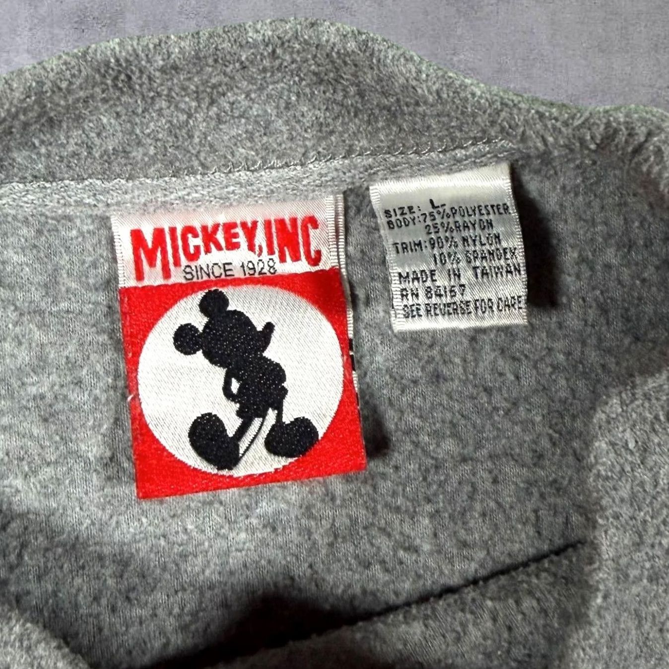 Disney VINTAGE Disney Mickey Embroidered Grey Fleece Sweatshirt Large XL Sweatshirt Mens Pullover, Mickey Mouse, Sweatshirt, Grey, 1980s Size US L / EU 52-54 / 3 - 3 Thumbnail