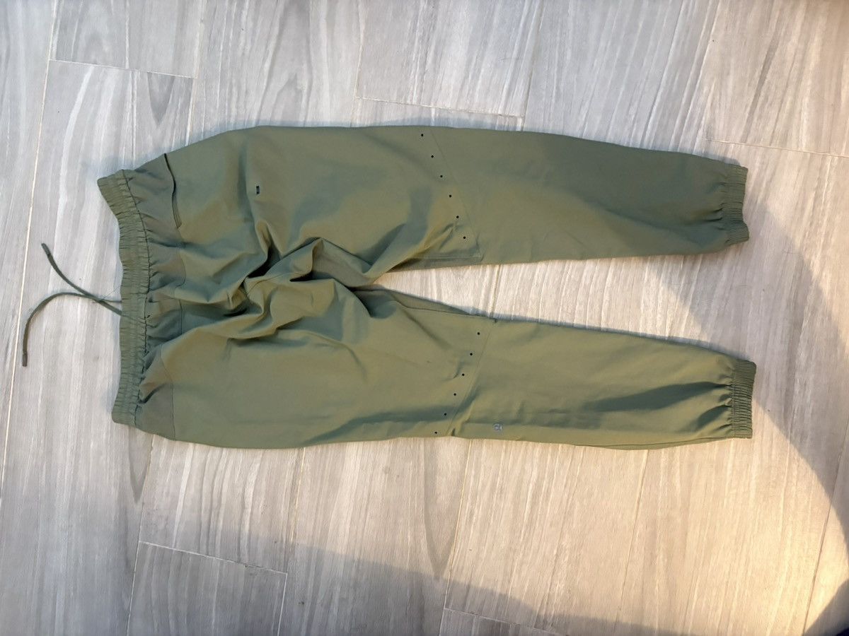 Lululemon Lululemon license to train jogger green twill size M Size US 32 / EU 48 - 4 Thumbnail