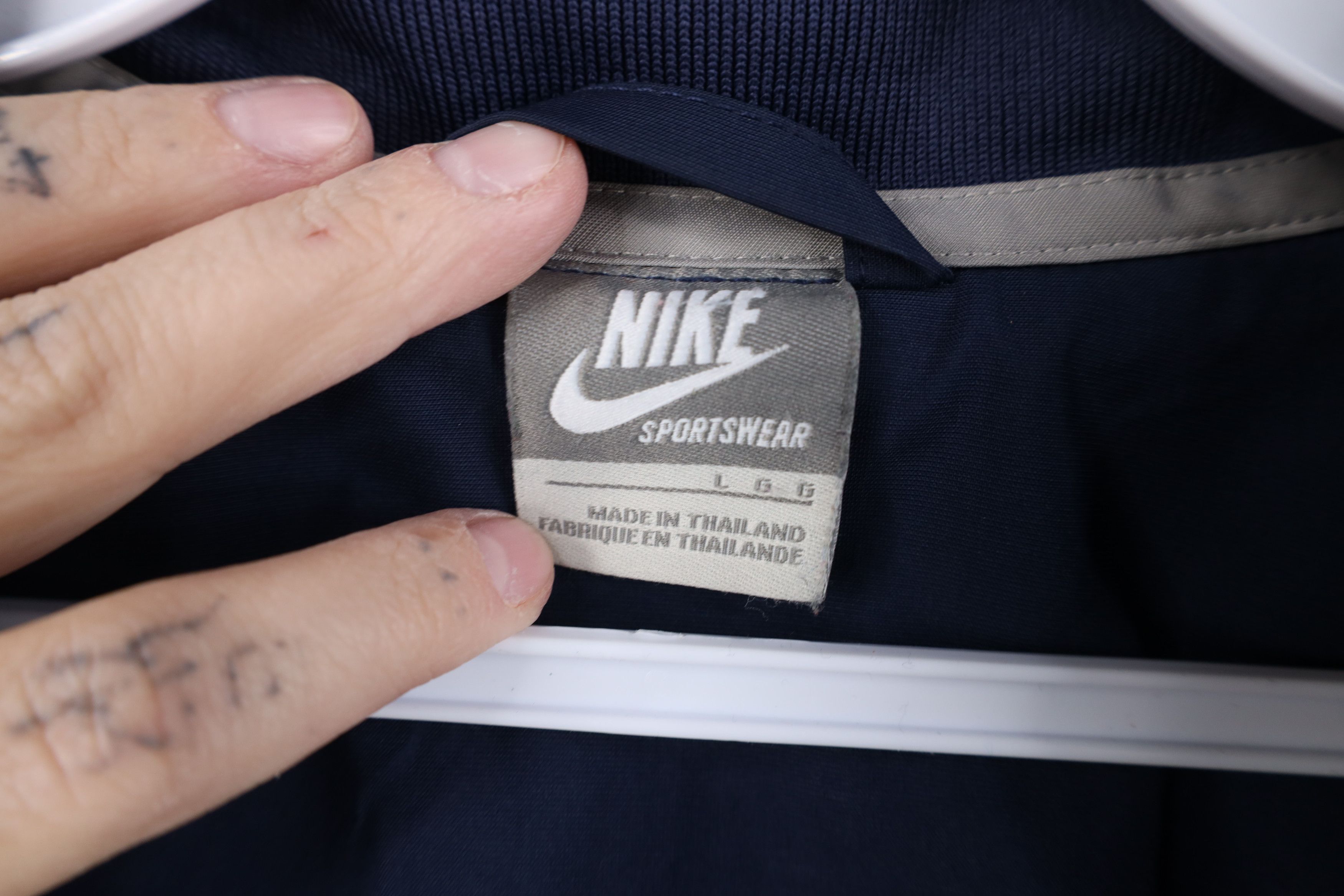 Nike Vintage Y2K Nike Sportswear Swoosh Lined Windbreaker Jacket Size US L / EU 52-54 / 3 - 10 Thumbnail