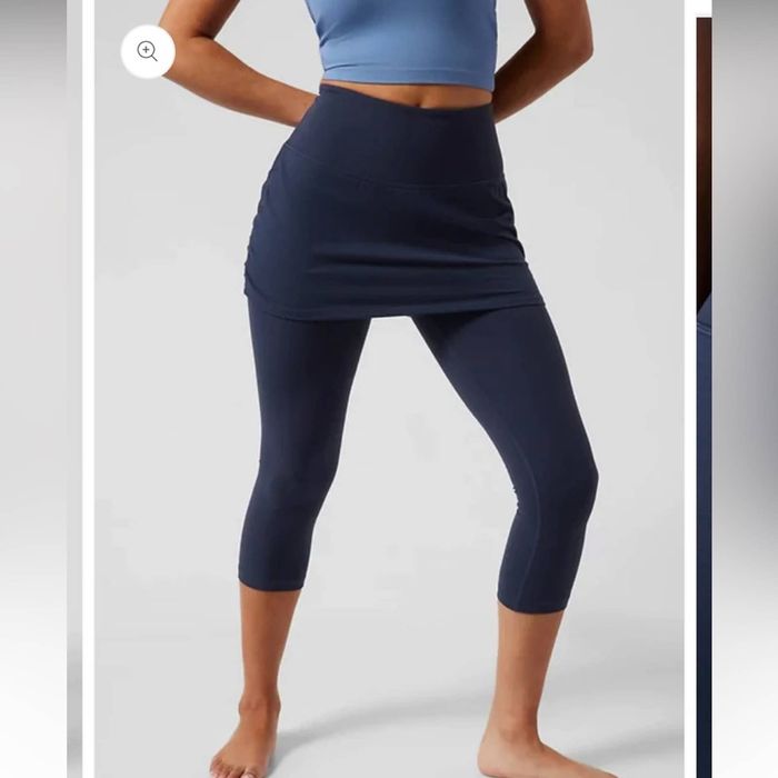 Athleta NEW Athleta ELATION 2 IN 1 CAPRI in Navy