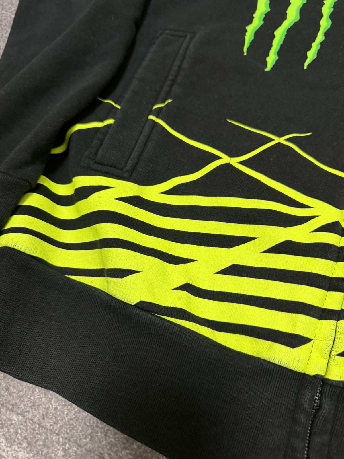 Vintage Monster Energy VR 46 Racing Hoodie size L Affliction Style Size US L / EU 52-54 / 3 - 7 Thumbnail