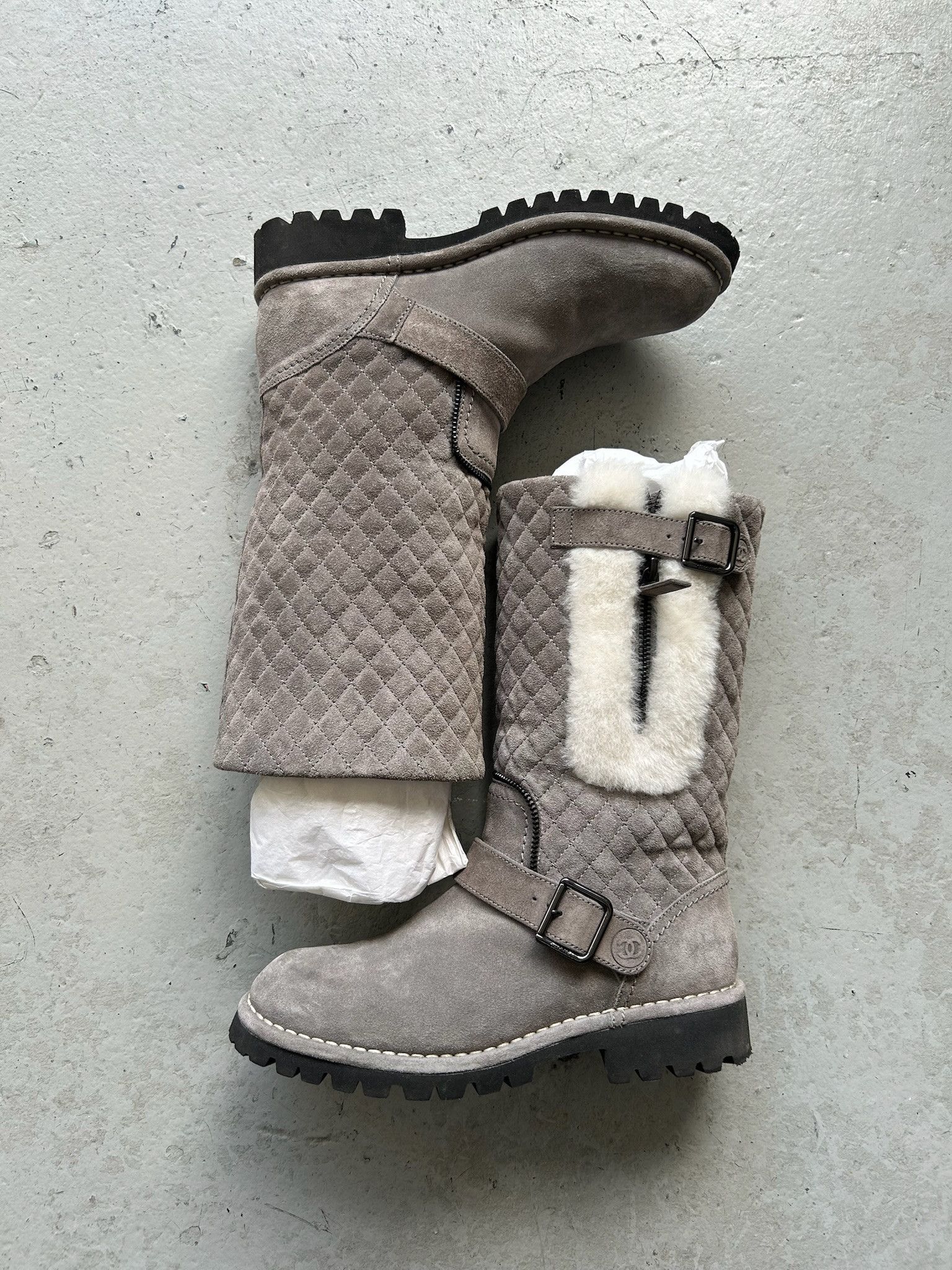 Chanel Chanel Sheep Shearling Suede Grey Boots Size US 6.5 / IT 36.5 - 2 Thumbnail