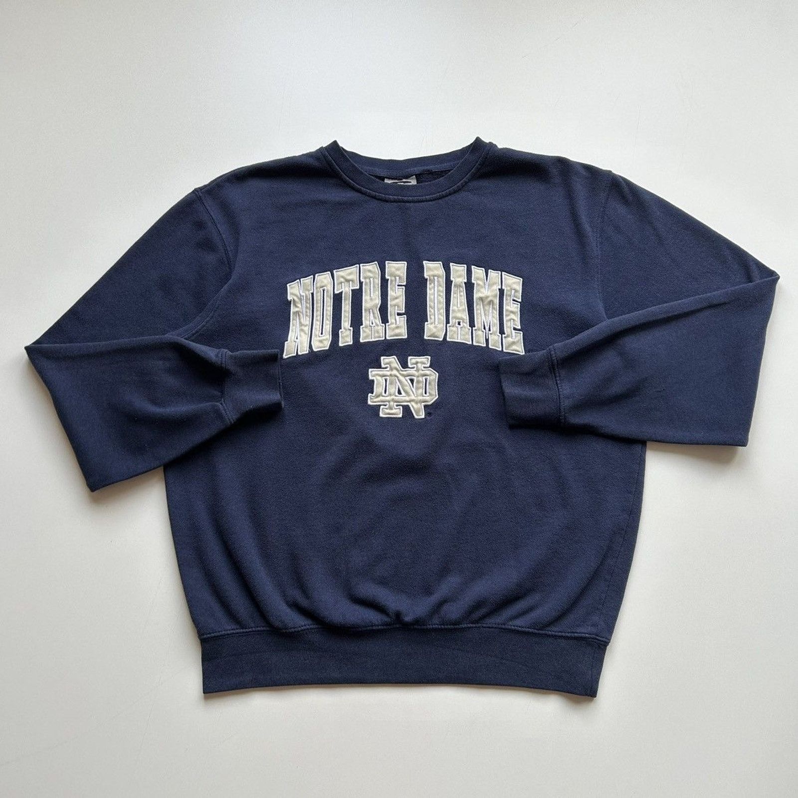 NCAA Vintage Notre Dame Crewneck Medium Y2K NCAA Spell Out Logo Size US M / EU 48-50 / 2 - 1 Thumbnail