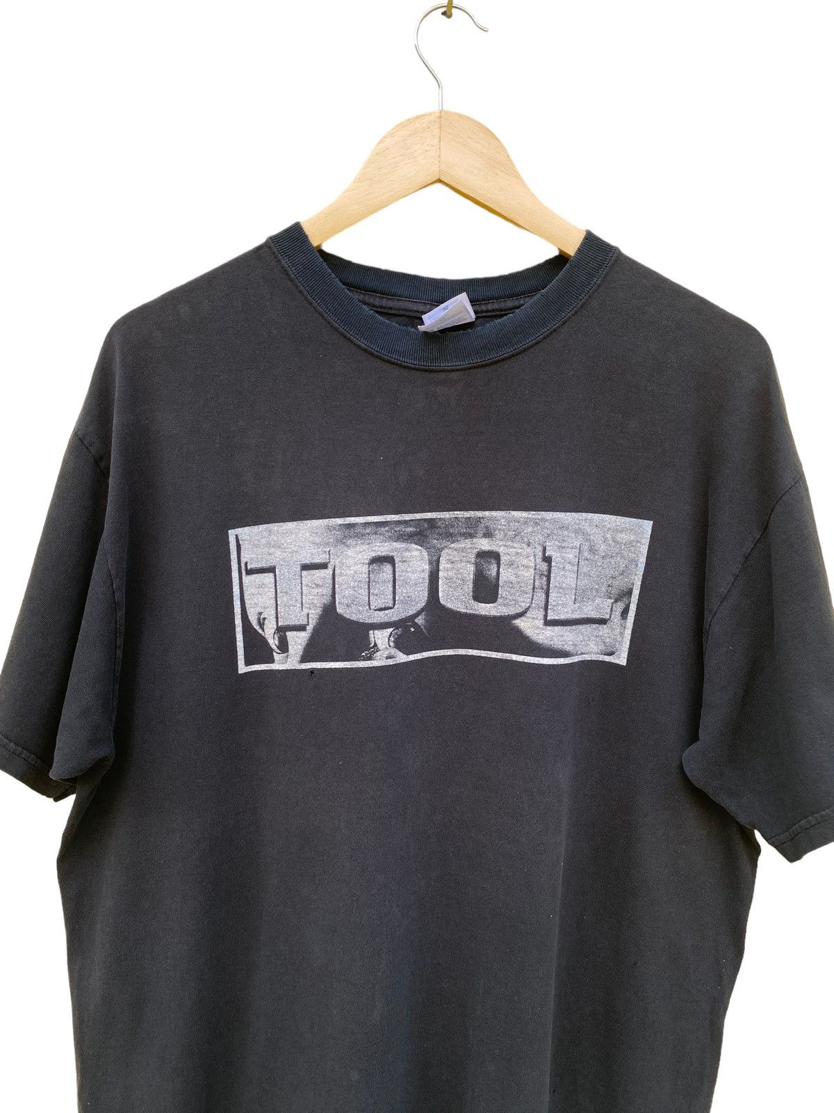 Band Tees Vintage tool schism band t shirt Size US XL / EU 56 / 4 - 6 Thumbnail