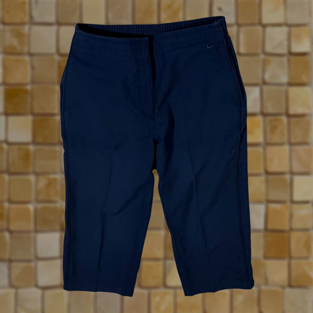 Nike Nike Mini Logo Navy Blue 3/4 Length Capri Pants Shorts Women's M Activewear Nike Shorts Capris Navy Blue 00s Mens Womens? Size 32" / US 10 / IT 46 - 1 Thumbnail