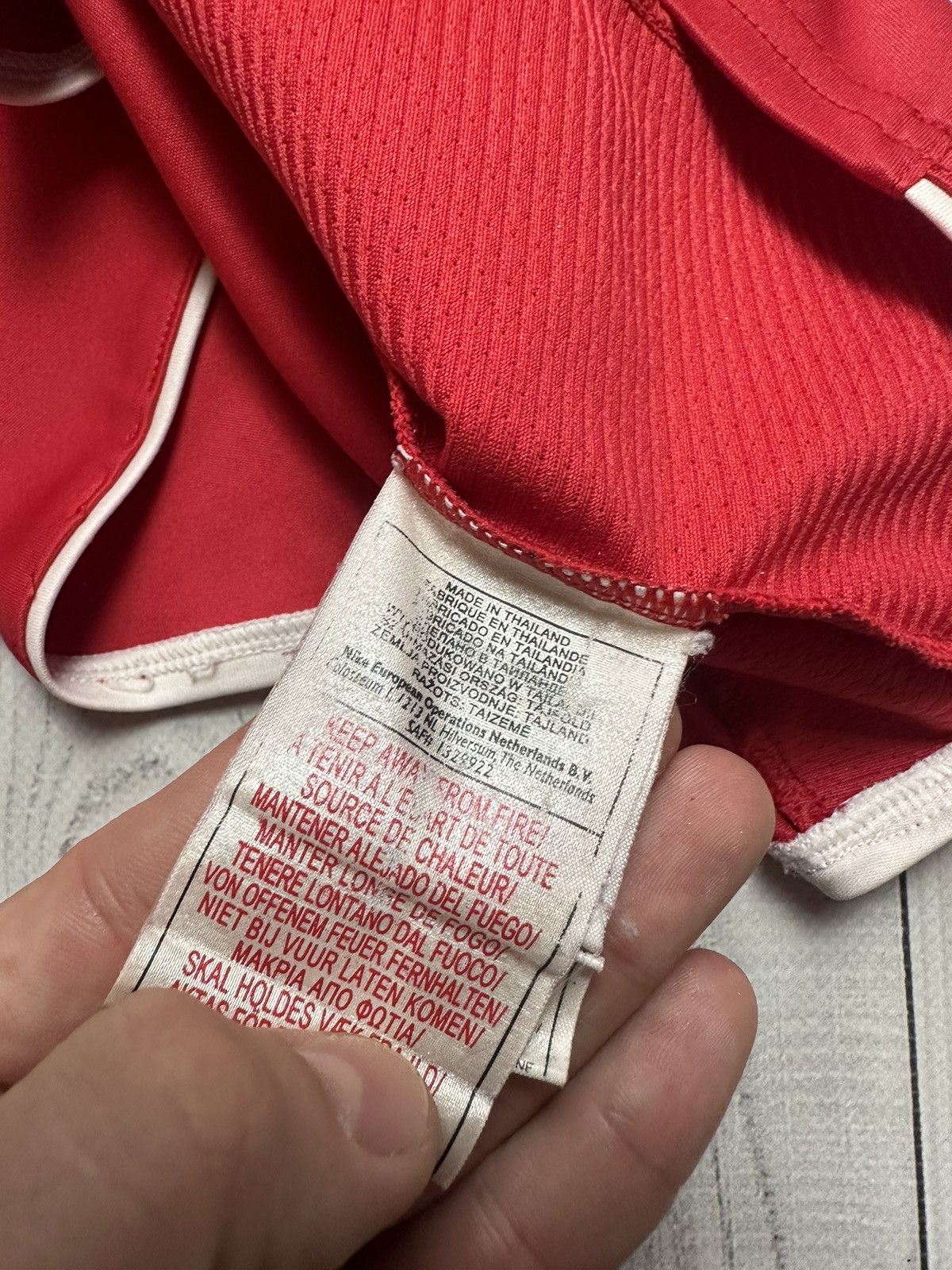 Nike × Vintage Vintage red arsenal Nike soccer jersey size Xs Size US XS / EU 42 / 0 - 7 Thumbnail
