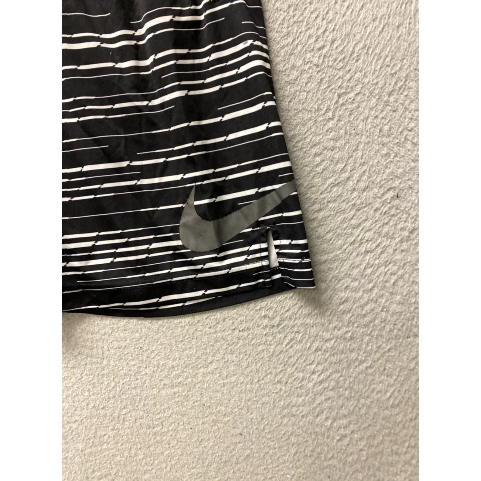 Nike Nike Dri Fit Striped Black White Gray Shorts Small Soft / 135-23 Mens Size US 29 - 2 Thumbnail